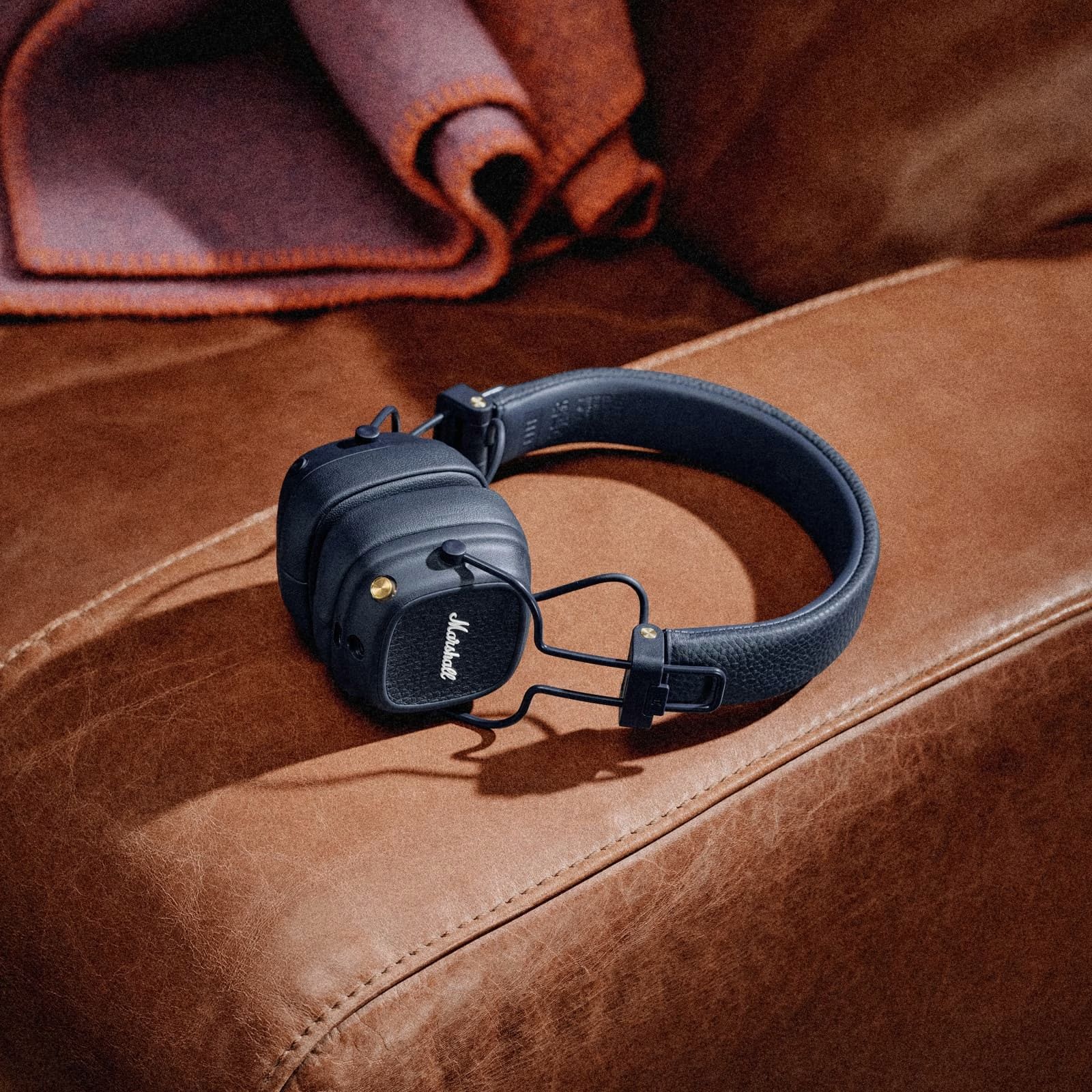 Marshall Major V Bluetooth Headphone with Mic (100 Hours Playtime, On Ear, Midnight Blue) Marshall Major V Bluetooth Headphone with Mic (100 Hours Playtime, On Ear, Midnight Blue)_7