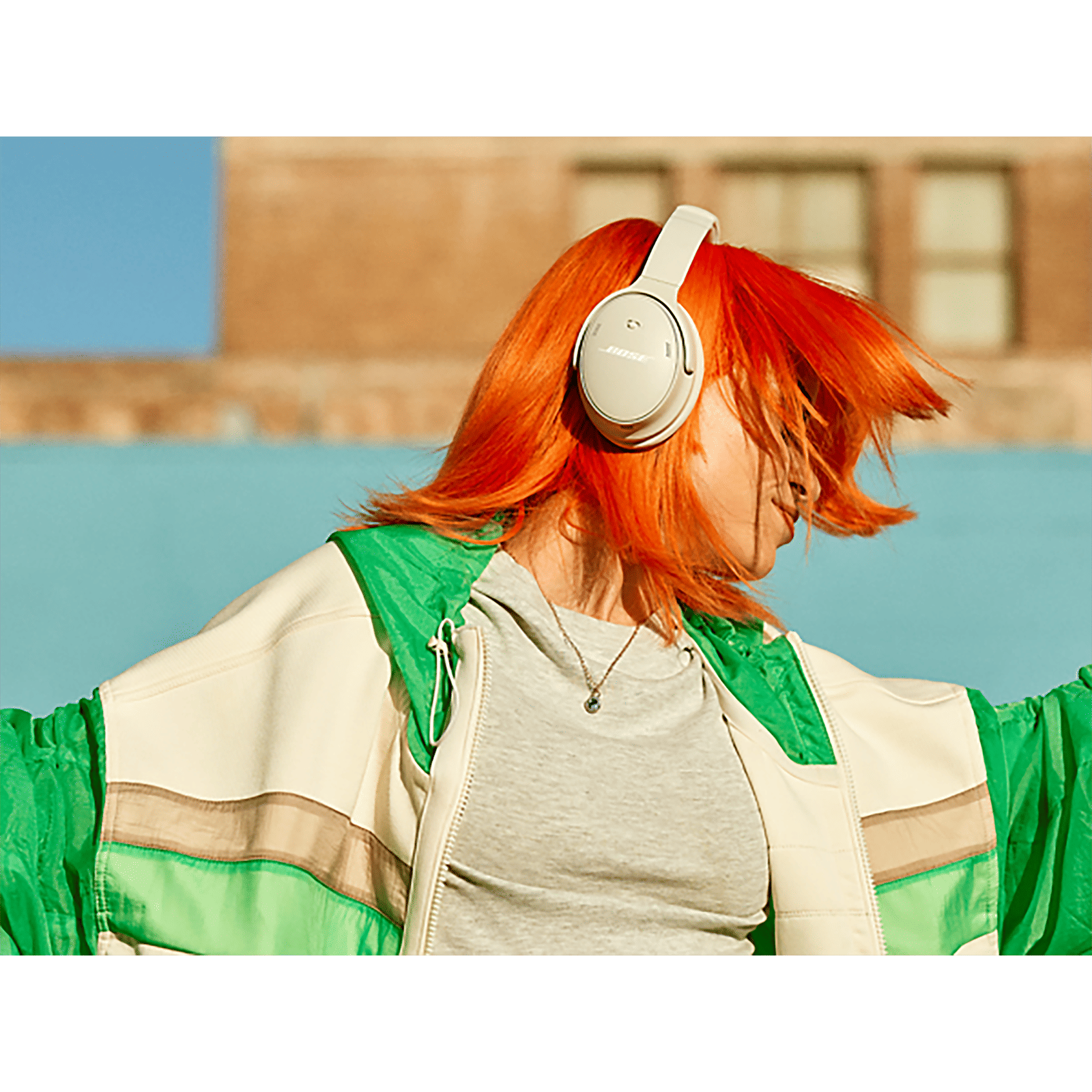 BOSE QuietComfort Bluetooth Headphone with Mic (Upto 24 Hours Playback, Over Ear, White Smoke)_9