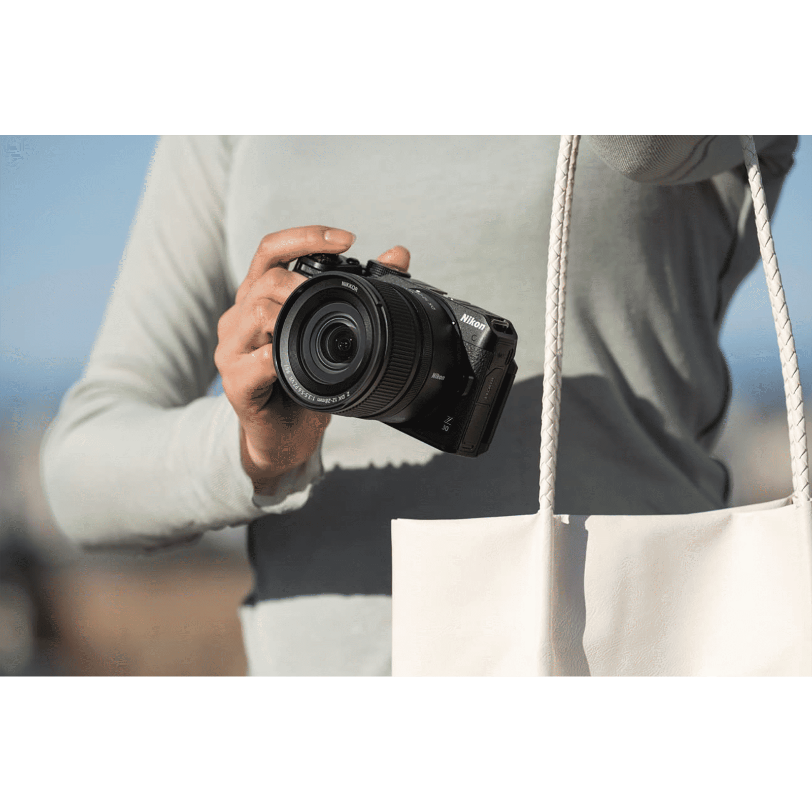 Nikon Nikkor Z DX 12 - 28 mm f/3.5-5.6 Wide Angle Lens (7 Rounded Diaphragm Opening, JMA719DA, Black)_9