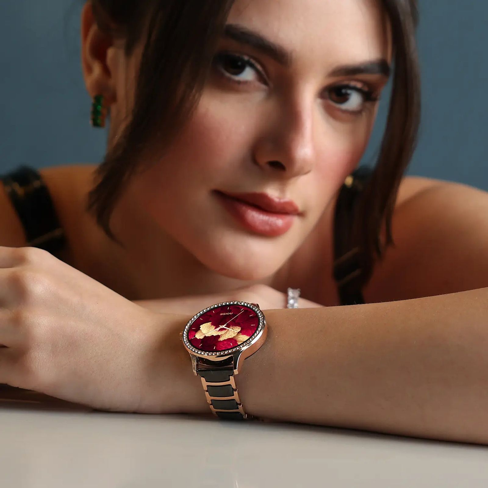 noise NoiseFit Diva Araya Smartwatch with Bluetooth Calling (32.51mm AMOLED Display, IP67 Dust & Water Resistance, Rose Gold Ceramic Strap)_6
