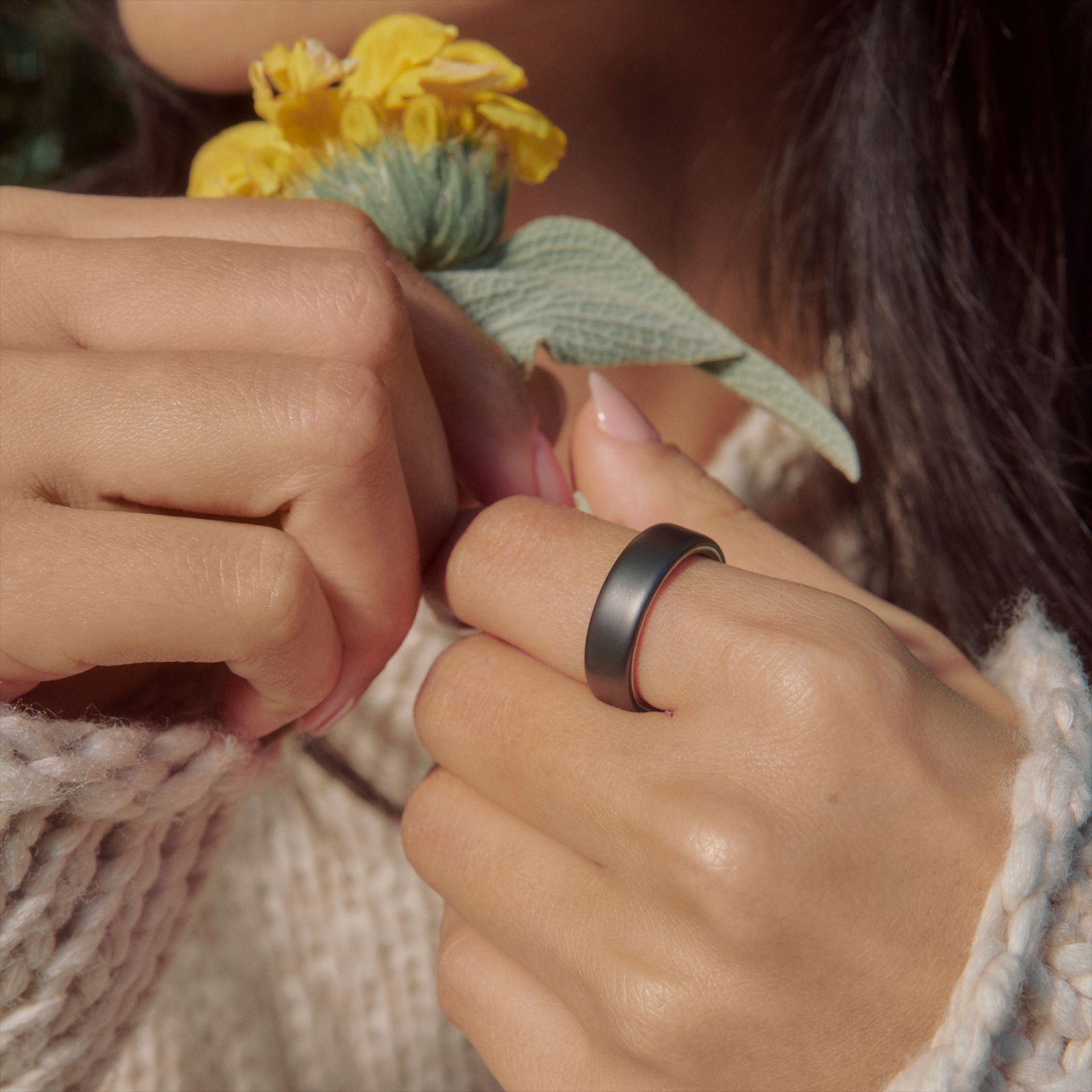 Oura Ring 5 Smart Ring with Health & Fitness Tracker (Size 8, Stealth) Oura Ring 5 Smart Ring with Health & Fitness Tracker (Size 8, Stealth)_6