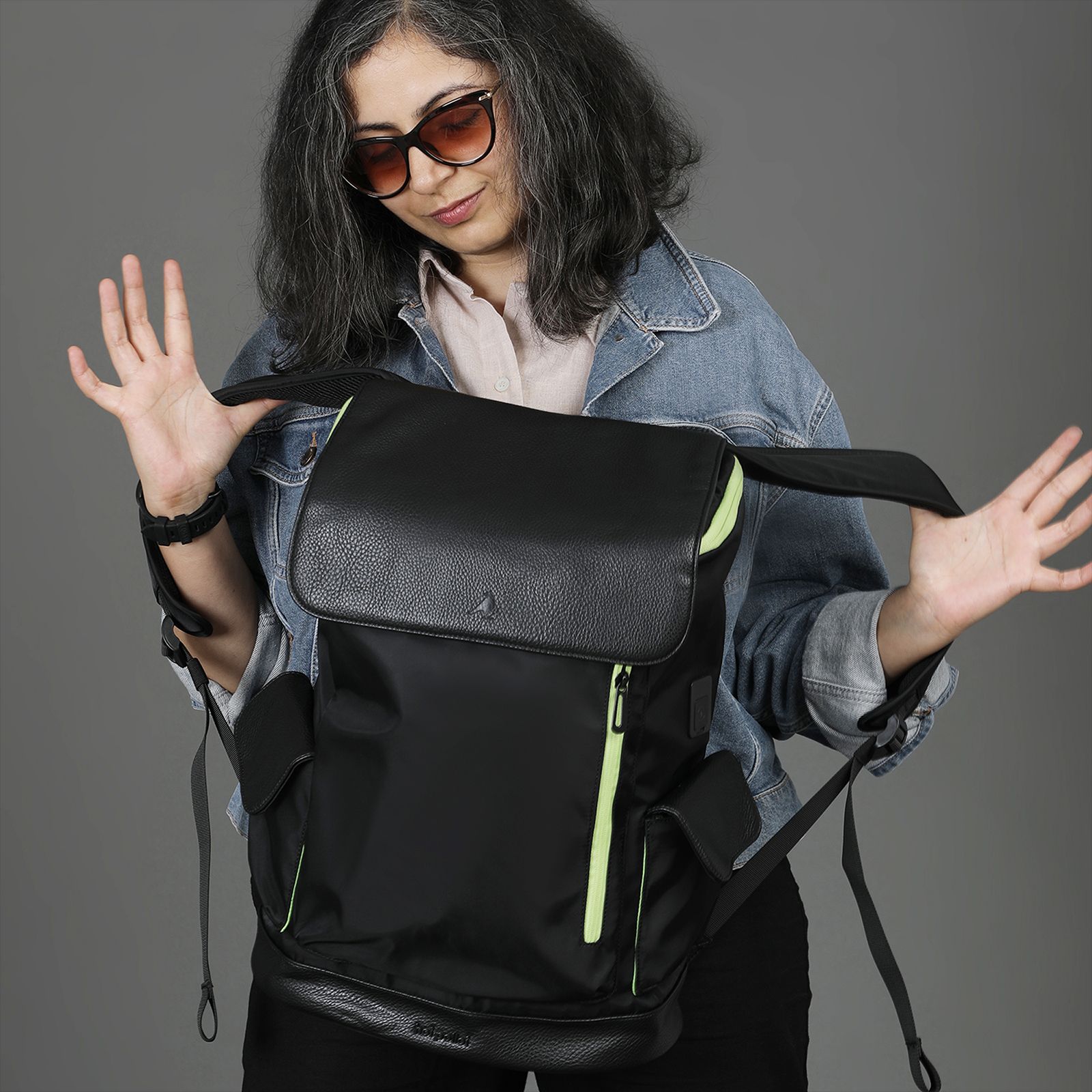 hoi polloi RAYRAY Nylon, Polyester, PU Laptop Backpack for 15.6 Inch Laptop (20 L, Water Resistant, Obsidian Black & Neon) hoi polloi RAYRAY Nylon, Polyester, PU Laptop Backpack for 15.6 Inch Laptop (20 L, Water Resistant, Obsidian Black & Neon)_9