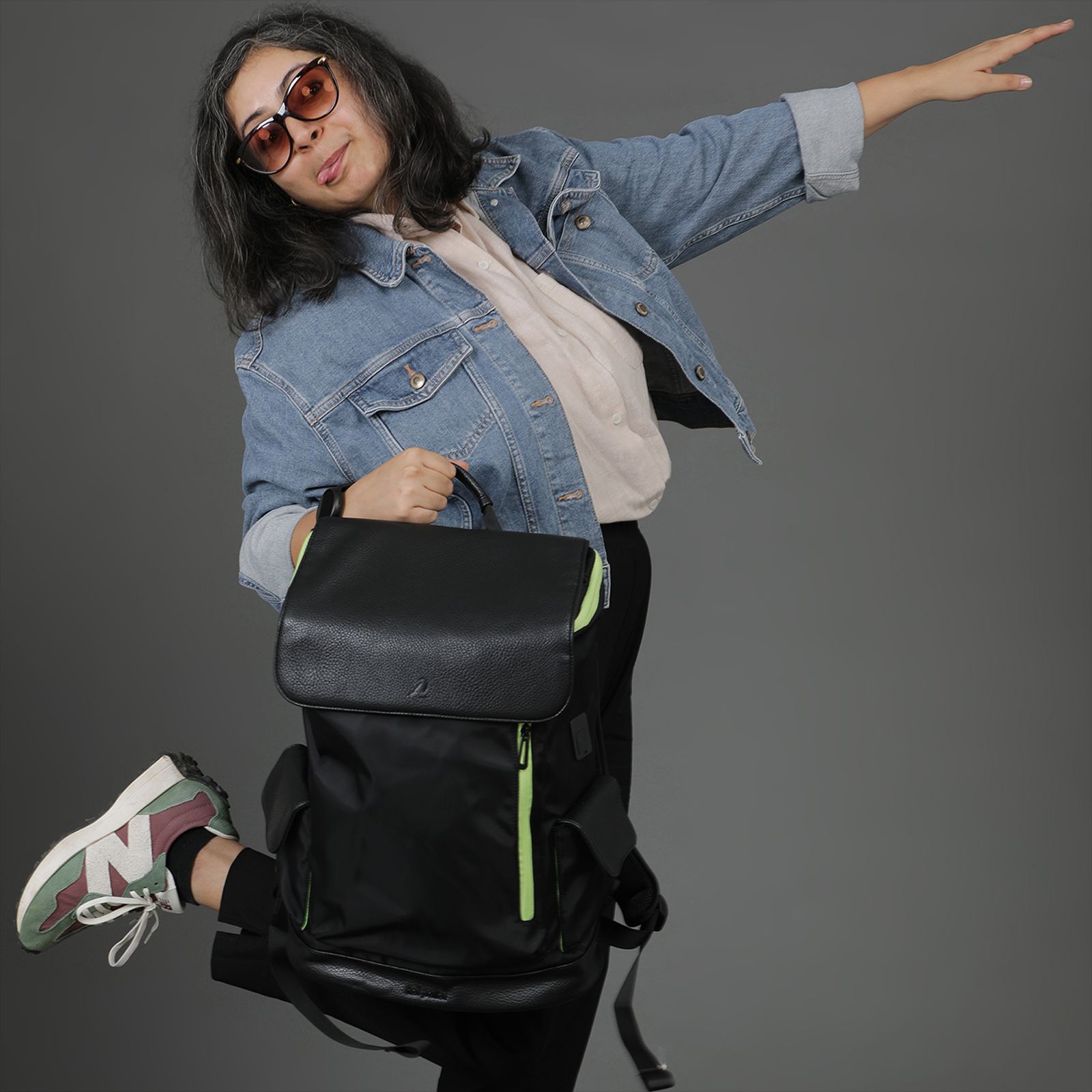 hoi polloi RAYRAY Nylon, Polyester, PU Laptop Backpack for 15.6 Inch Laptop (20 L, Water Resistant, Obsidian Black & Neon) hoi polloi RAYRAY Nylon, Polyester, PU Laptop Backpack for 15.6 Inch Laptop (20 L, Water Resistant, Obsidian Black & Neon)_10