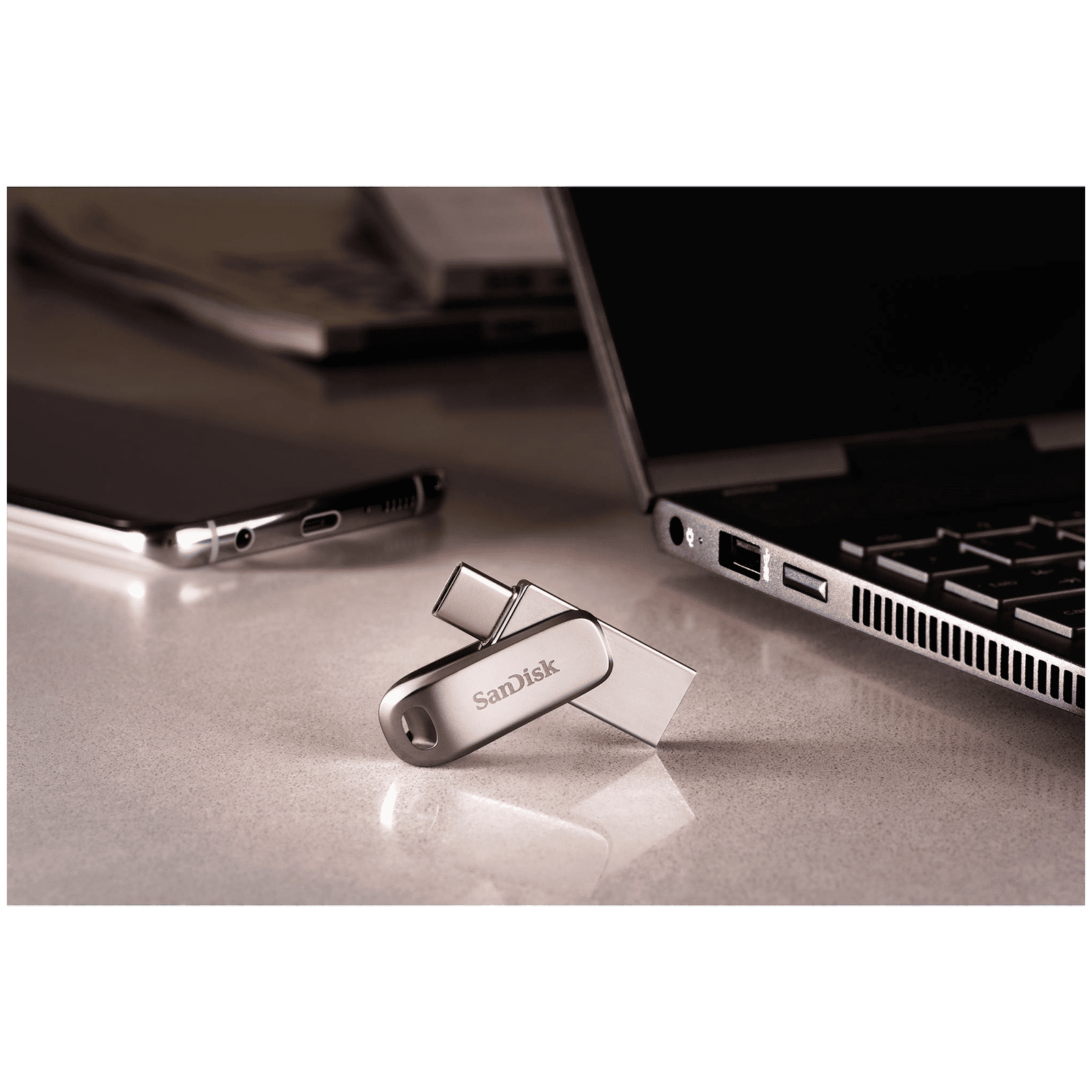 SanDisk Ultra Dual Drive Luxe 32GB USB Type A (3.2), USB Type C (3.2) OTG Pen Drive (Swivel Design to Protect Connectors, Silver) SanDisk Ultra Dual Drive Luxe 32GB USB Type A (3.2), USB Type C (3.2) OTG Pen Drive (Swivel Design to Protect Connectors, Silver)_6
