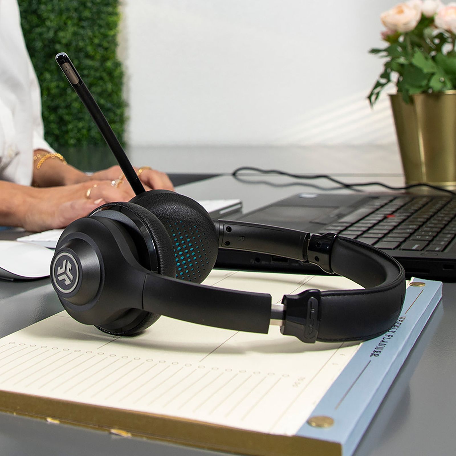JLAB Go Work IEUHBGOWORKRBLK4 Bluetooth Headphone with Mic (40mm Dynamic Driver, On Ear, Black) JLAB Go Work IEUHBGOWORKRBLK4 Bluetooth Headphone with Mic (40mm Dynamic Driver, On Ear, Black)_11