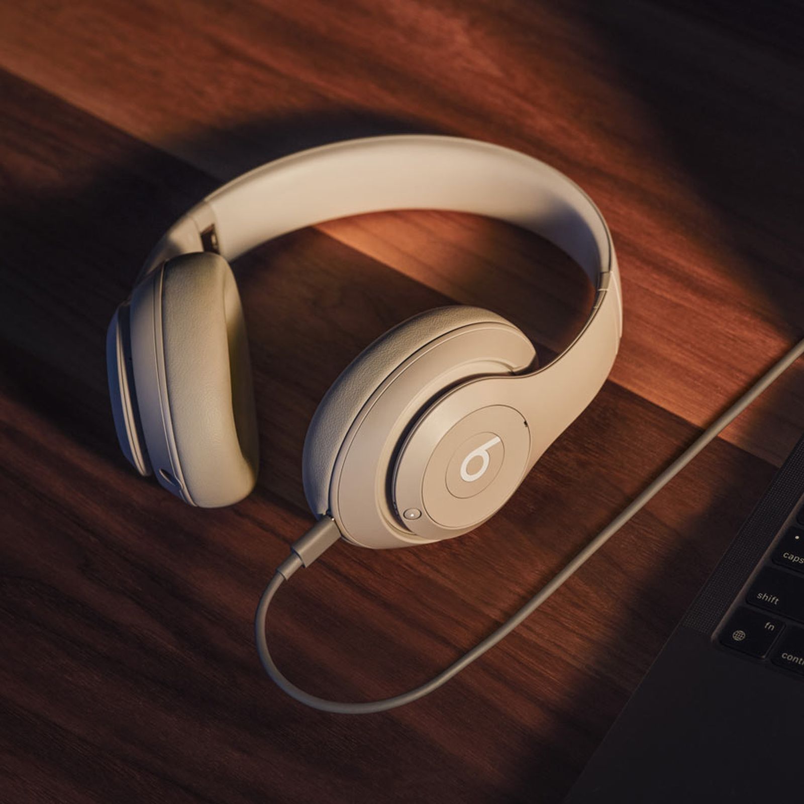 beats Studio Pro Bluetooth Headphone with Mic (Siri Voice Assistant, Over Ear, Sandstone) beats Studio Pro Bluetooth Headphone with Mic (Siri Voice Assistant, Over Ear, Sandstone)_8