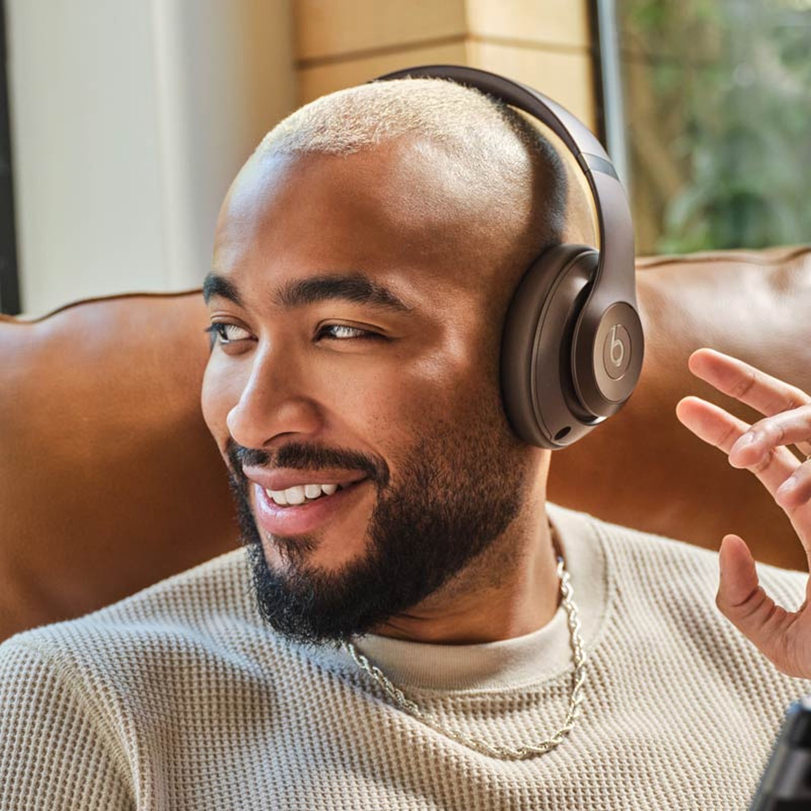beats Studio Pro Bluetooth Headphone with Mic (Siri Voice Assistant, Over Ear, Deep Brown) beats Studio Pro Bluetooth Headphone with Mic (Siri Voice Assistant, Over Ear, Deep Brown)_8