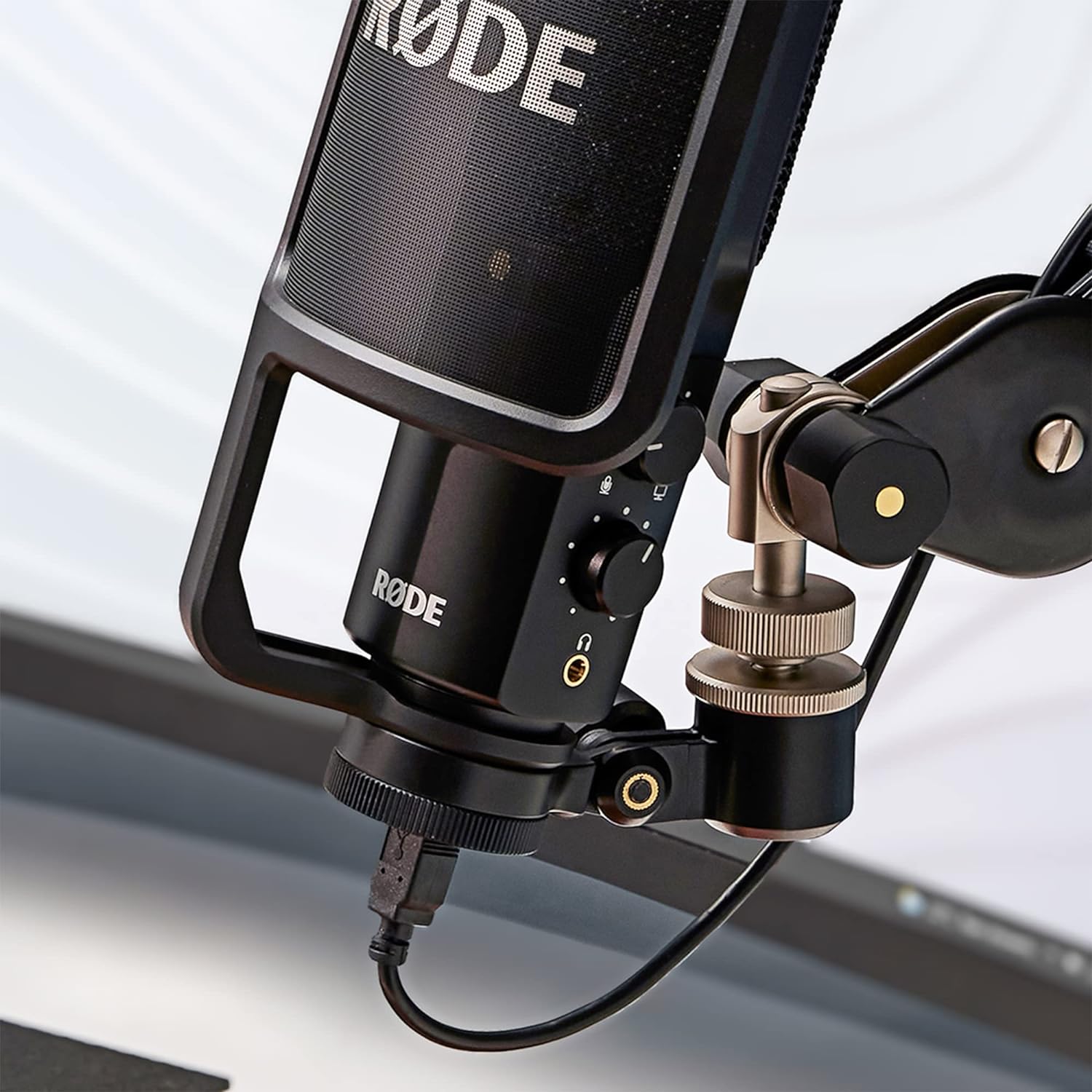 RODE NT-USB 3.5 Jack & USB Wired Microphone with Professional Pop Filter (Black) RODE NT-USB 3.5 Jack & USB Wired Microphone with Professional Pop Filter (Black)_6