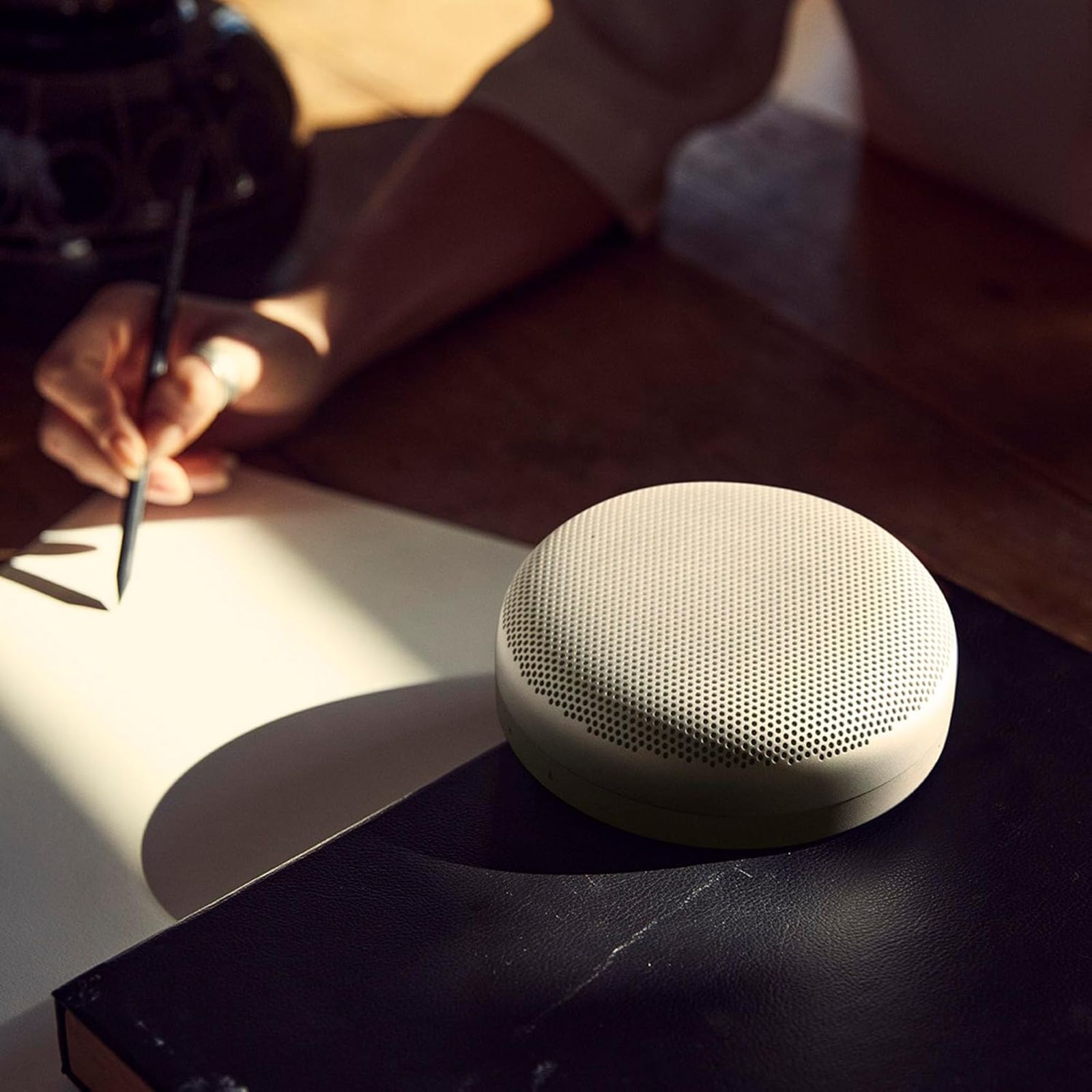 Bang & Olufsen Beosound A1 (2nd Gen) with Alexa Compatible Smart Speaker (IP67 Waterproof, Grey Mist) Bang & Olufsen Beosound A1 (2nd Gen) with Alexa Compatible Smart Speaker (IP67 Waterproof, Grey Mist)_12