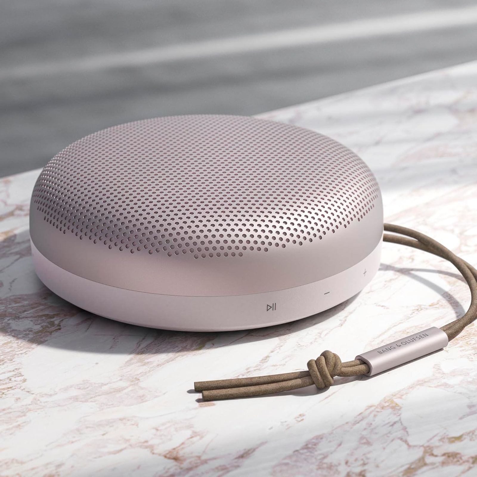 Bang & Olufsen Beosound A1 (2nd Gen) with Alexa Compatible Smart Speaker (IP67 Waterproof, Pink)_12