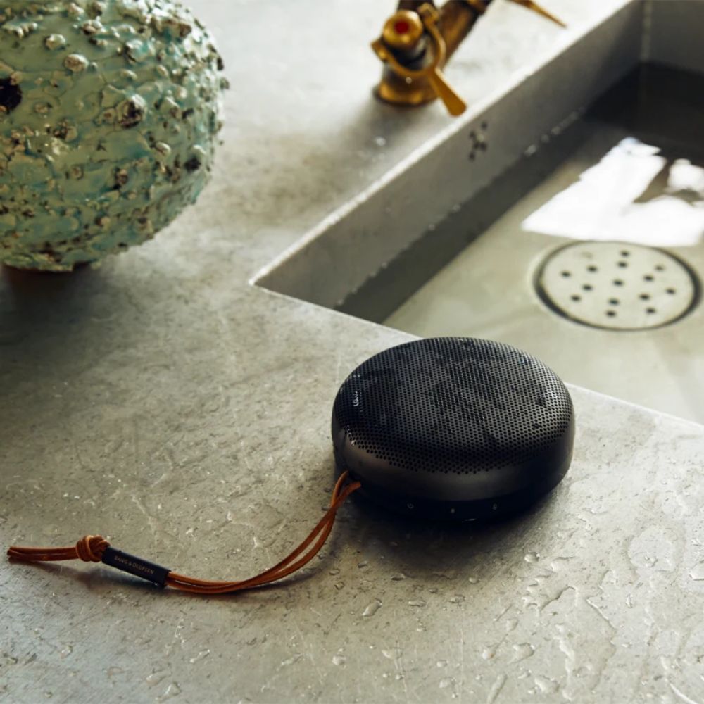 Bang & Olufsen Beosound A1 (2nd Gen) with Built-in Alexa Smart Wi-Fi Speaker (True360 Sound, Anthracite Oxygen)_7