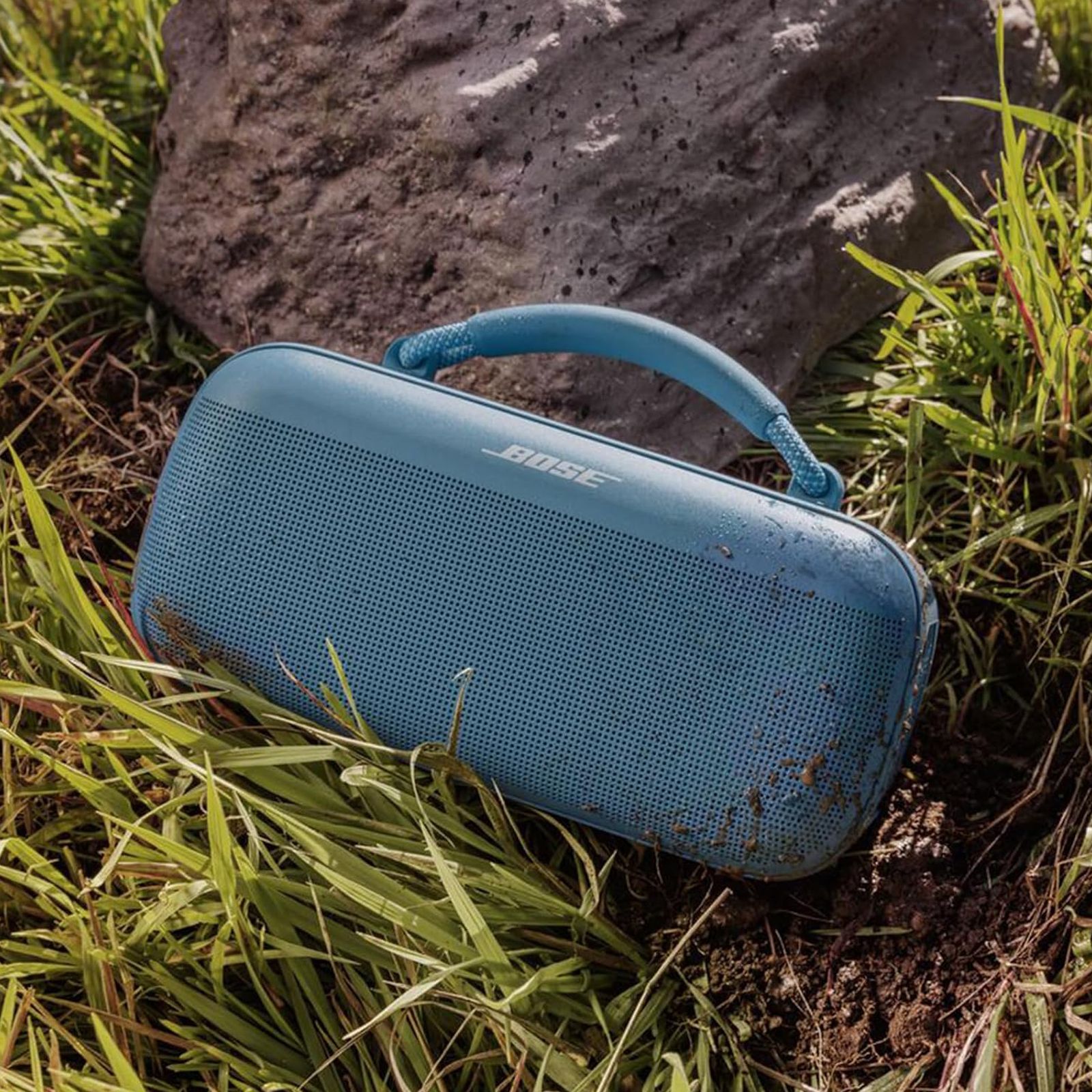 BOSE SoundLink Max Portable Bluetooth Speaker (IP67 Waterproof & Dustproof, Deep Bass, Stereo Channel, Blue Dusk)_10