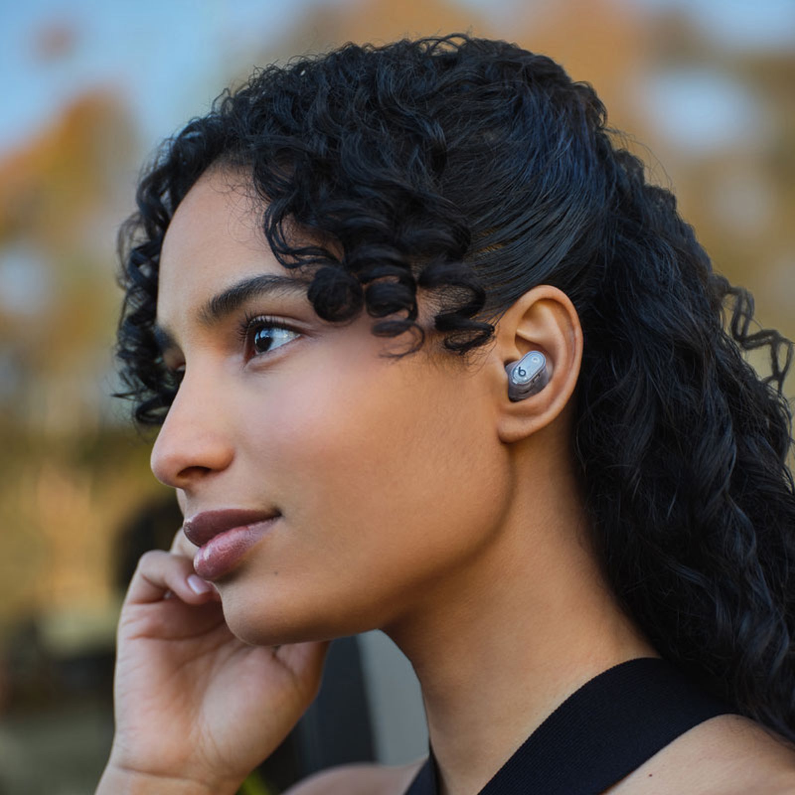beats Studio Buds Plus TWS Earbuds with Active Noise Cancellation (IPX4 Water & Sweat Resistant, Siri Voice Assistant, Transparent)_6