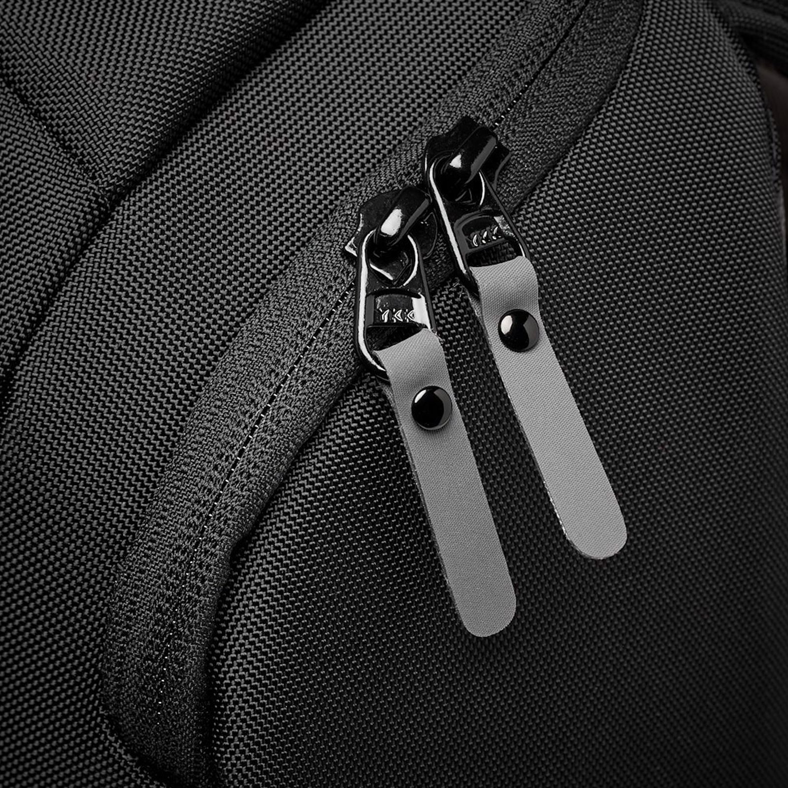 Manfrotto Advanced Active III Water Repellent Backpack Camera Bag for DSLR (M-Guard Protection System, Black) Manfrotto Advanced Active III Water Repellent Backpack Camera Bag for DSLR (M-Guard Protection System, Black)_9