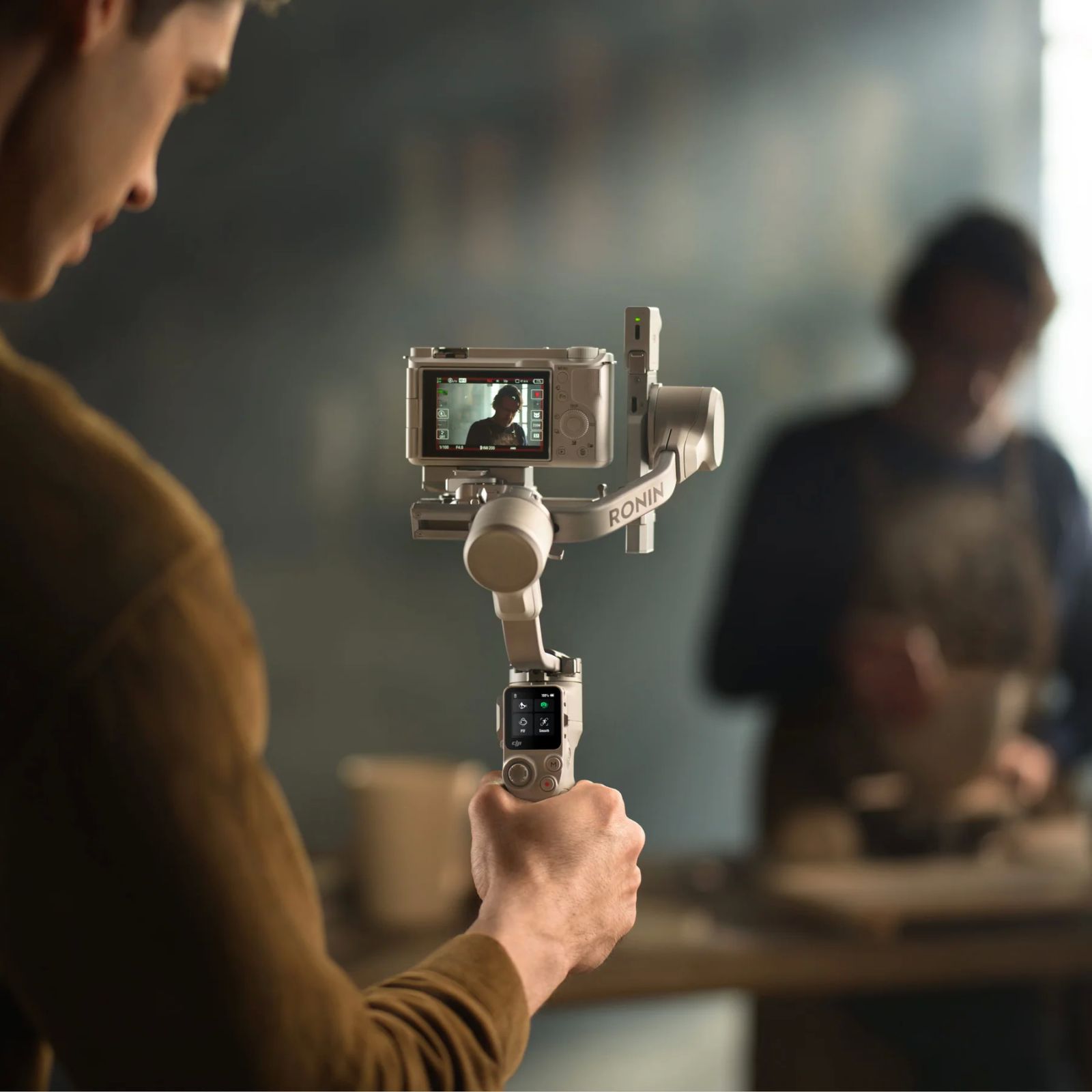 DJI RS 4 Mini Combo 3-Axis Gimble for Mobile and Camera (Intelligent Tracking, Grey)_8