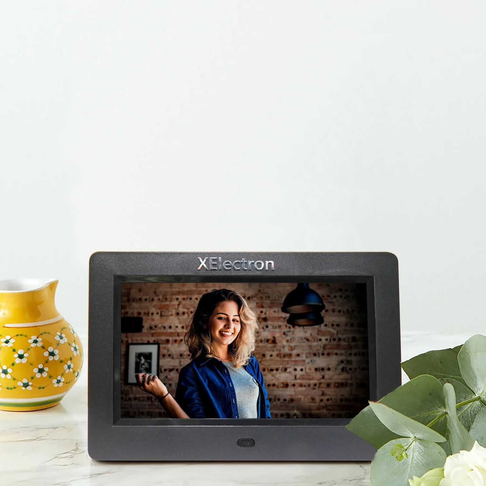 XElectron 17.78cm (7 Inches) Digital Photo Frame (Memory Upto 32GB, DPF702, Black) XElectron 17.78cm (7 Inches) Digital Photo Frame (Memory Upto 32GB, DPF702, Black)_5