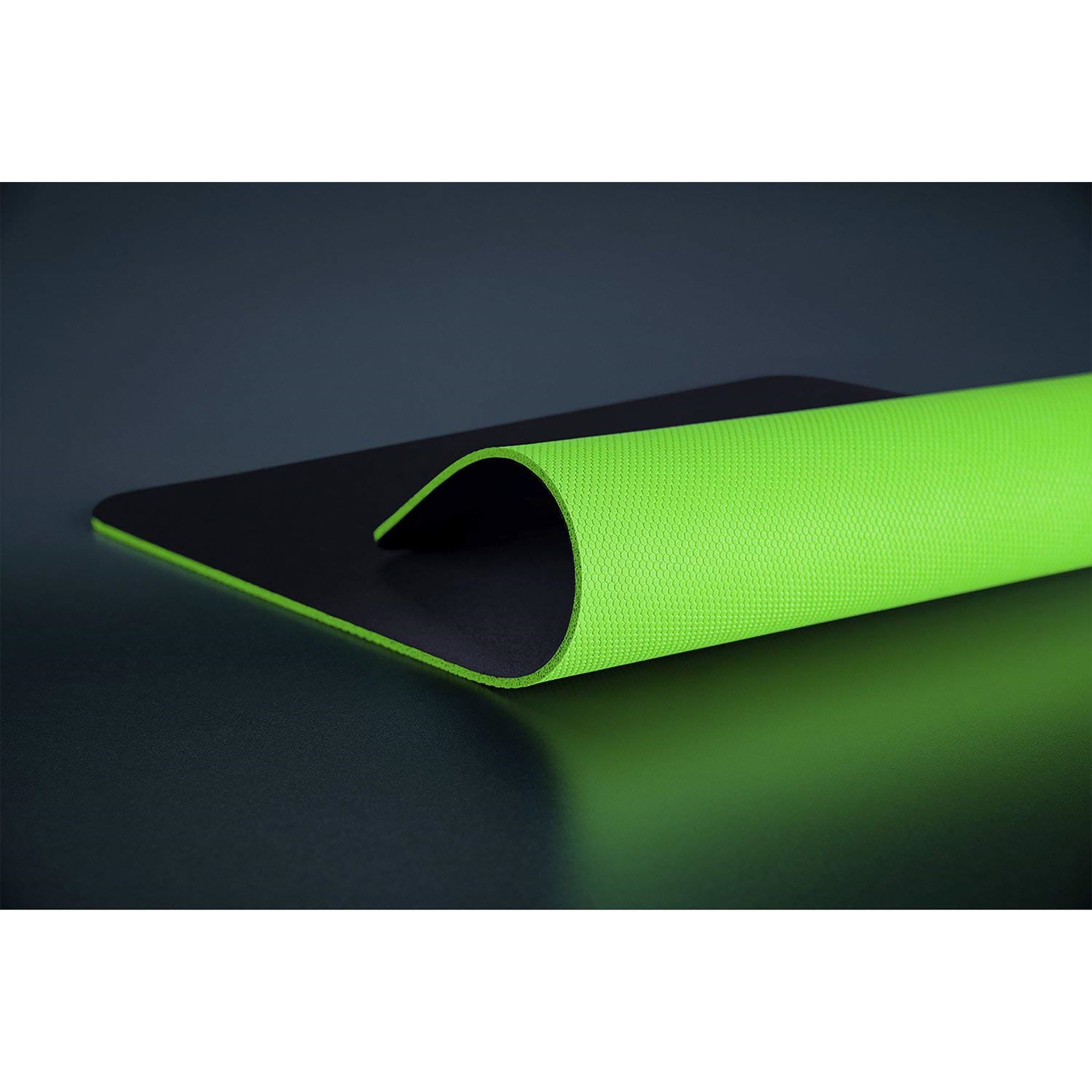 RAZER Gigantus Gaming Mouse Pad (High-Density Rubber Foam, RZ02-03330400-R3M1, Black) RAZER Gigantus Gaming Mouse Pad (High-Density Rubber Foam, RZ02-03330400-R3M1, Black)_9