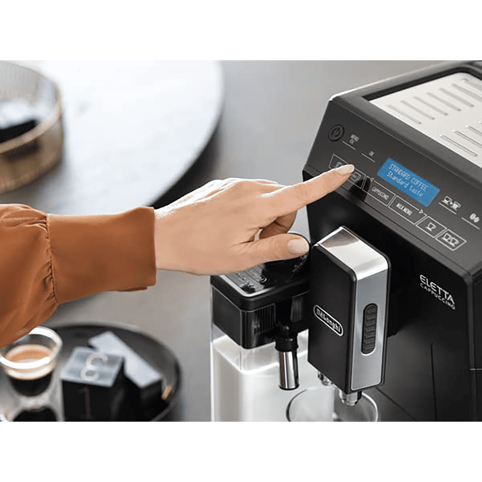 De'Longhi Eletta Cappuccino 1450 Watt 2 Cups Automatic Cappuccino & Espresso Coffee Maker with Grinding Technology (Black)_11