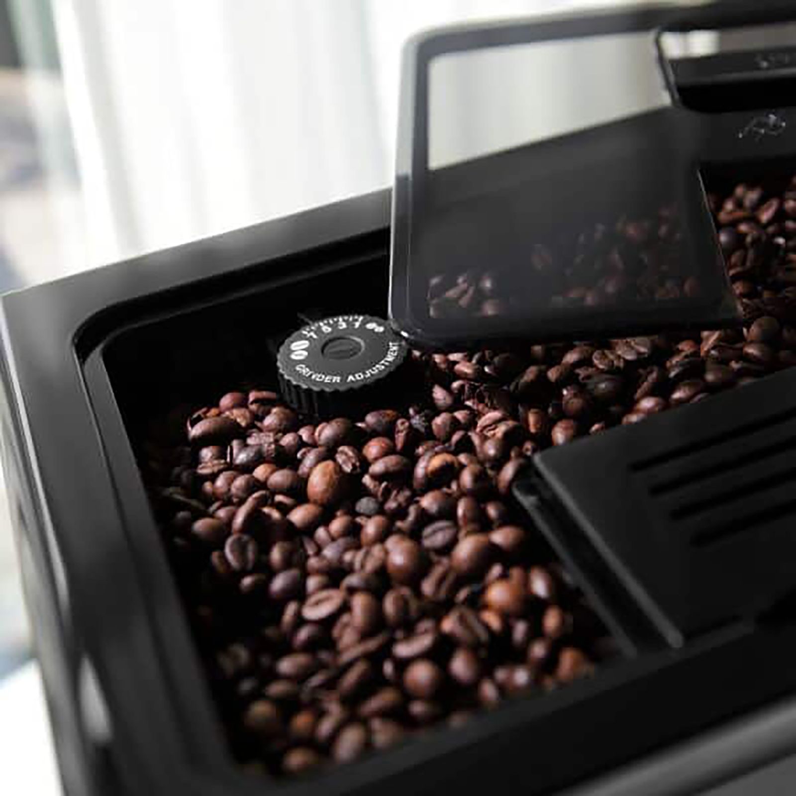 De'Longhi Eletta Cappuccino 1450 Watt 2 Cups Automatic Cappuccino & Espresso Coffee Maker with Grinding Technology (Black)_16