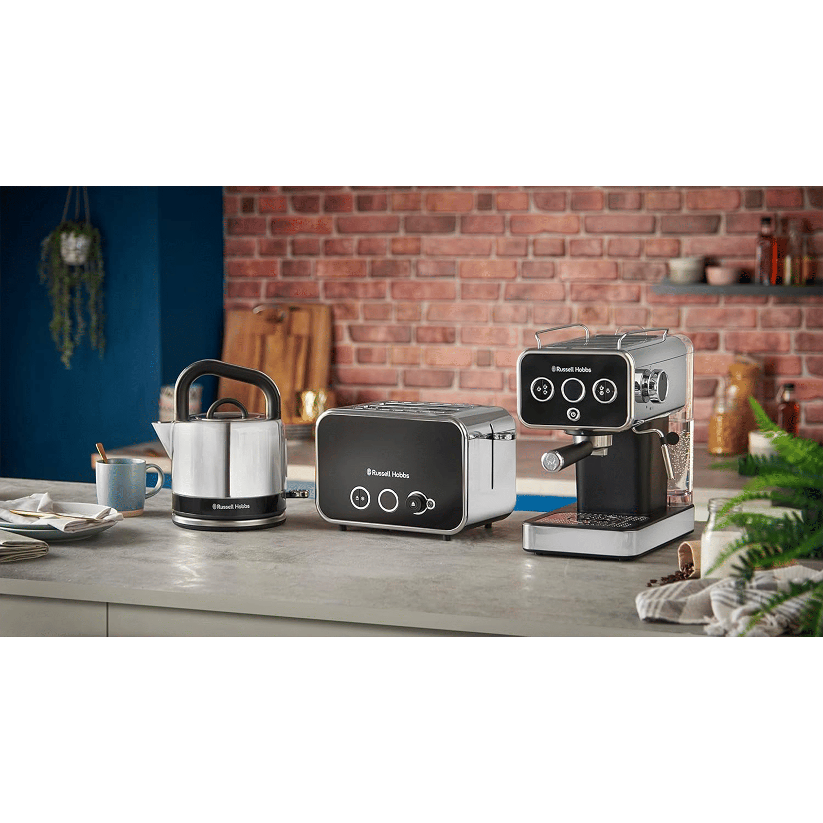 Russell Hobbs Distinctions 1350 Watt 2 Cups Semi Automatic Espresso Coffee Maker with Milk Frother Steam Wand (Black)_9