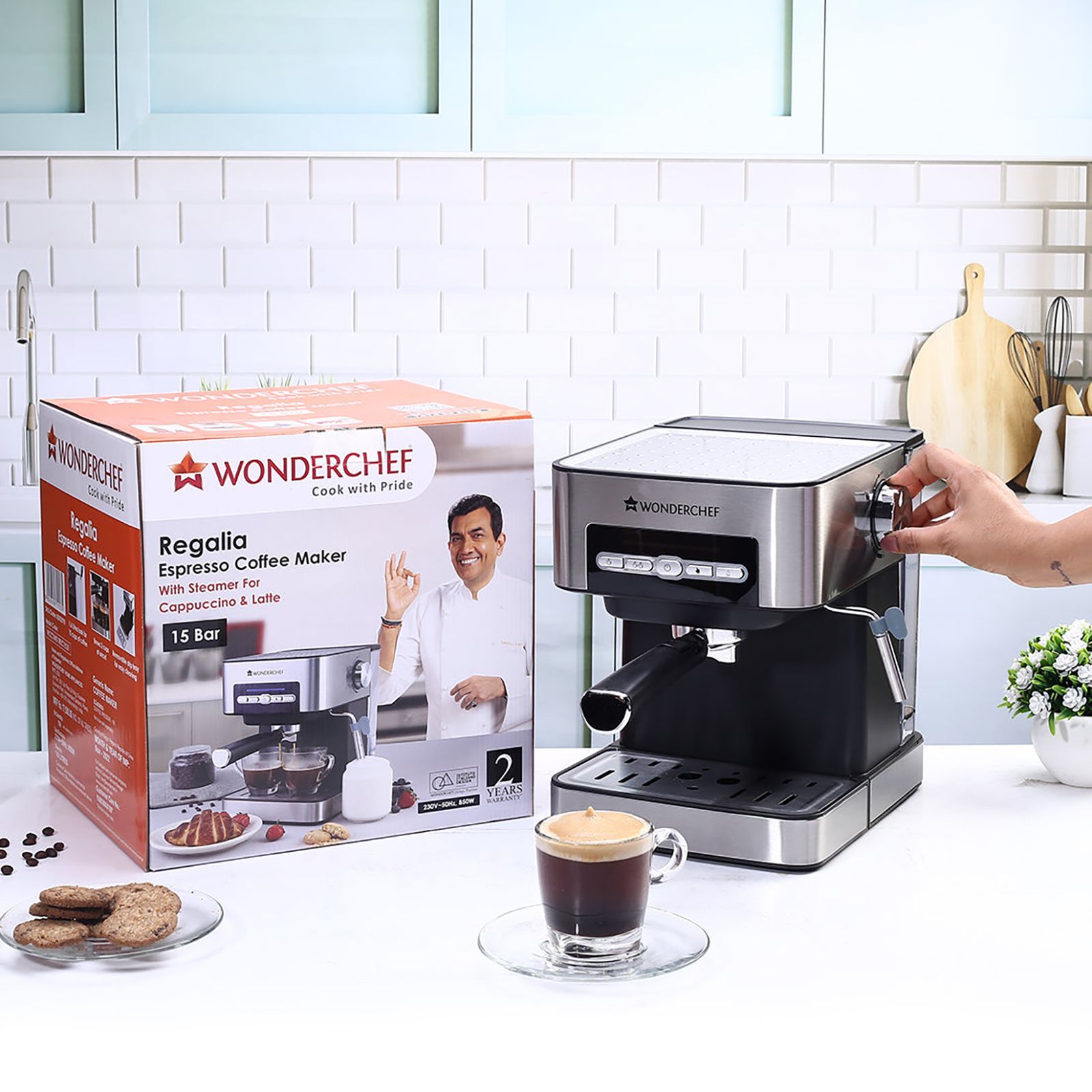 WONDERCHEF Regalia 850 Watt 2 Cups Semi-Automatic Espresso, Cappuccino, Latte, Macchiato & Ristretto Coffee Maker with Anti Slip Base (Black & Silver)_15