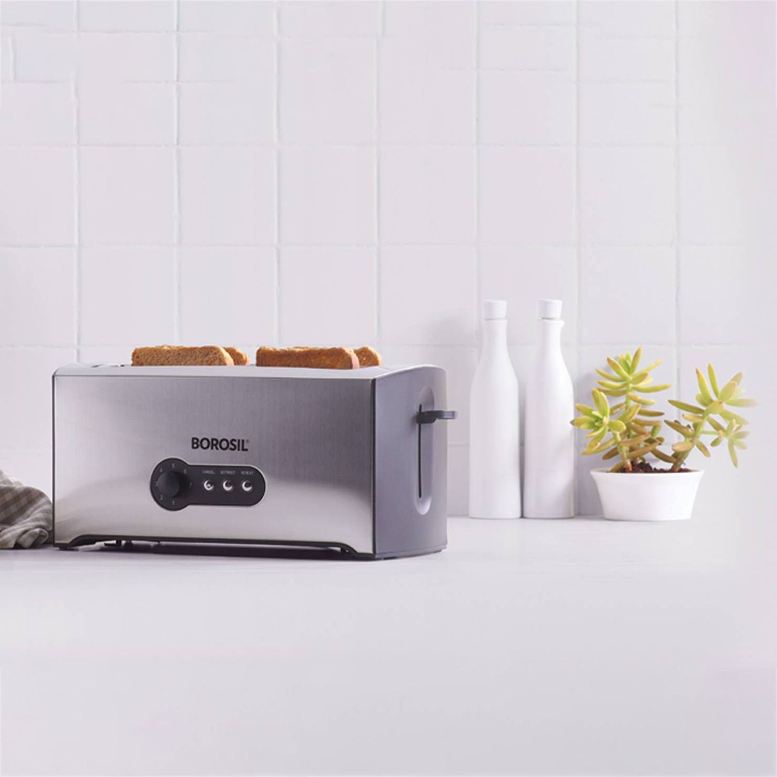 BOROSIL Krispy 1500W 4 Slice Pop-Up Toaster with Temperature Control (Silver)_10