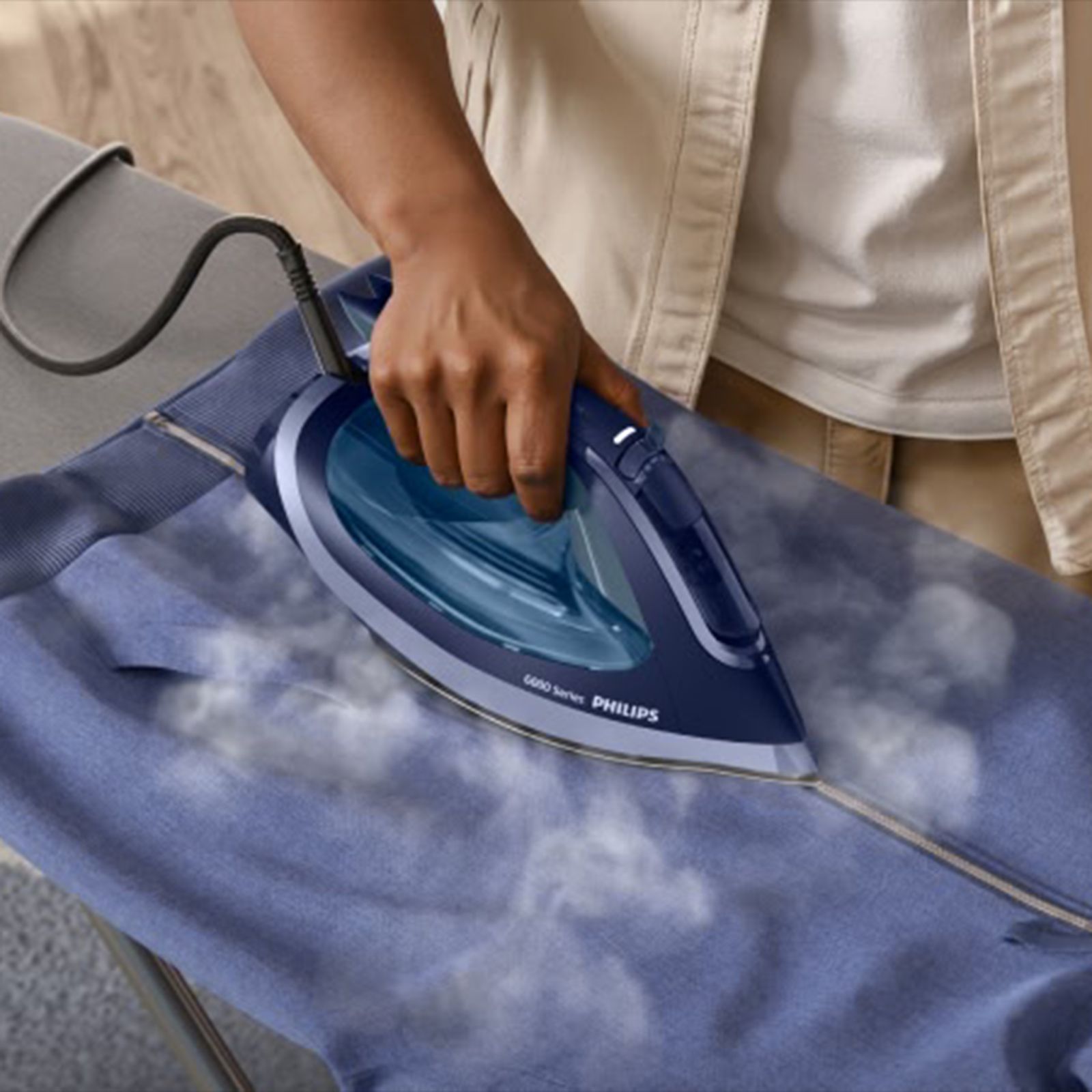 PHILIPS 6000 Series 2800 Watts 300ml Steam Iron (Built-in Calc-Clean, Aqua Blue) PHILIPS 6000 Series 2800 Watts 300ml Steam Iron (Built-in Calc-Clean, Aqua Blue)_19