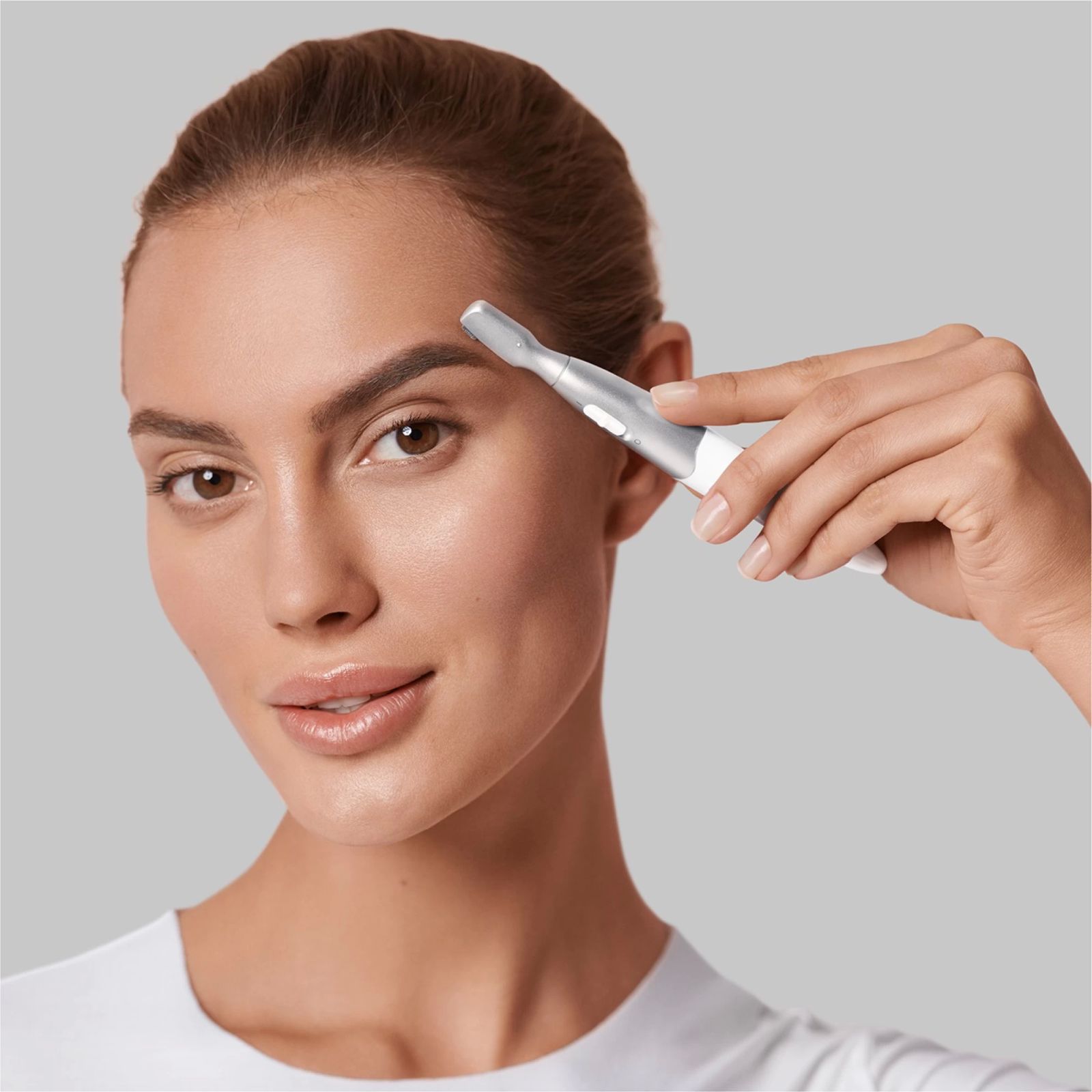 BRAUN FG1106 Cordless Wet & Dry Trimmer for Nose, Ear & Eyebrow with 4 Length Settings for Women (120mins Runtime, Water Resistant, Grey) BRAUN FG1106 Cordless Wet & Dry Trimmer for Nose, Ear & Eyebrow with 4 Length Settings for Women (120mins Runtime, Water Resistant, Grey)_6
