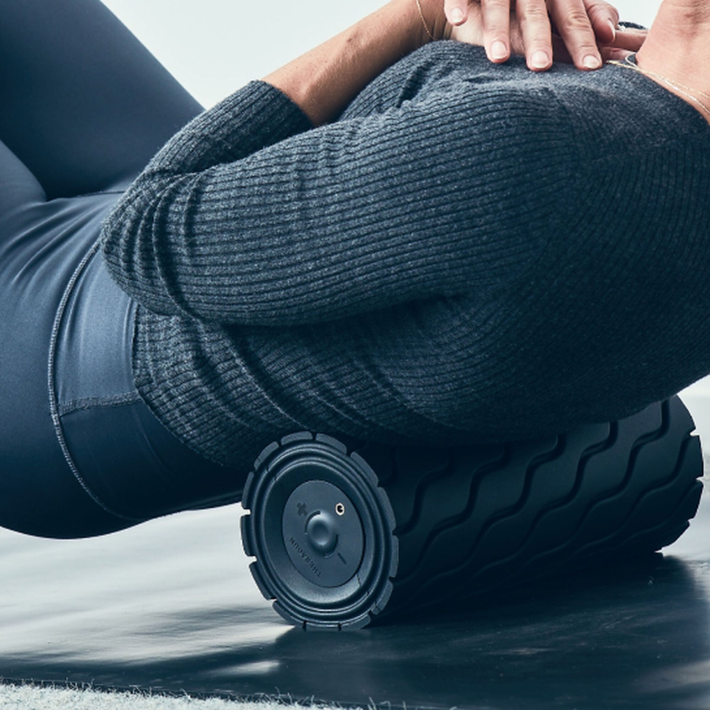 Therabody Theragun Wave Roller Full Body Massager (EVA High-Density Foam, Bluetooth Connectivity, Black)_7
