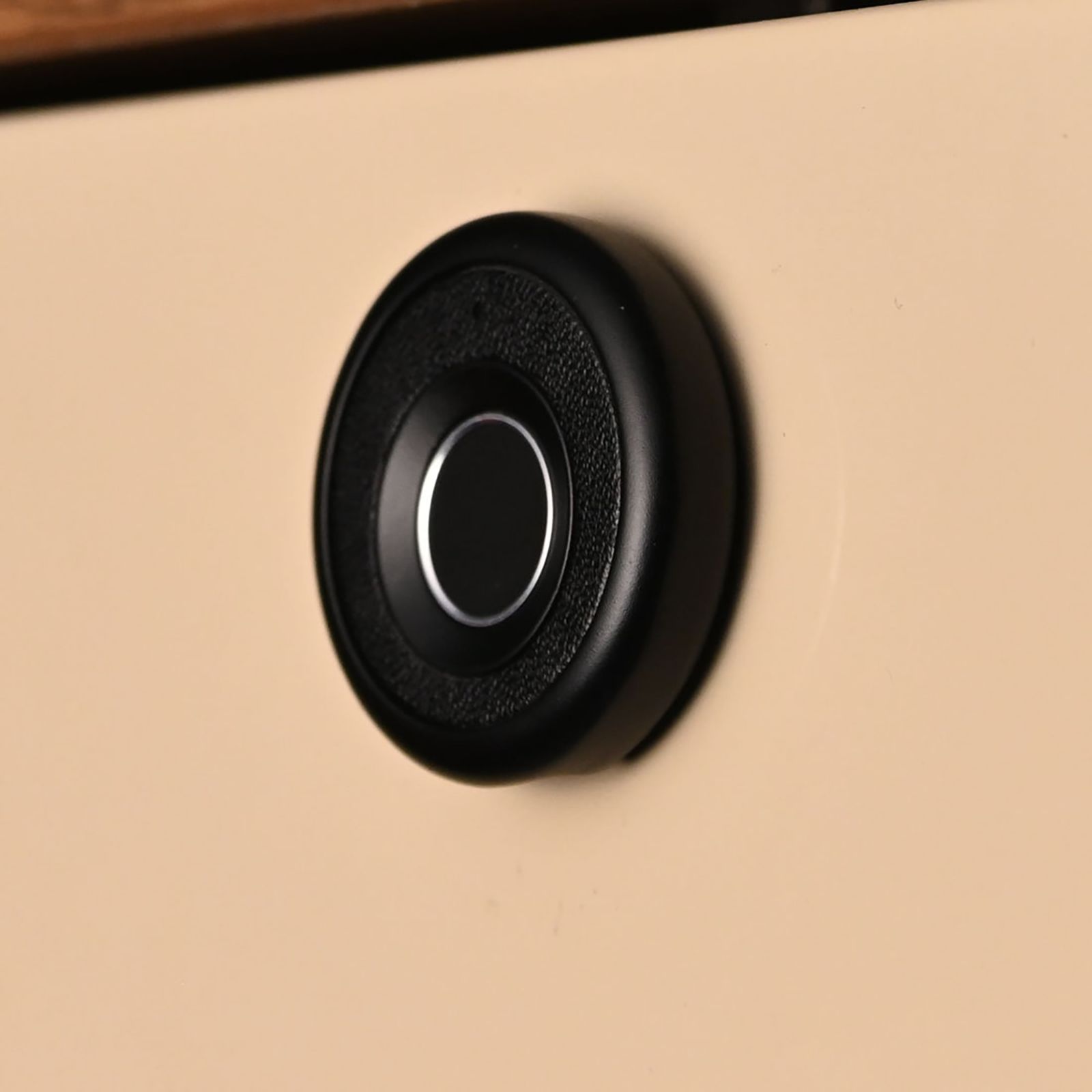 Yale Smart Locks (Power Bank Support, YLDRPB- BL, Black)_5