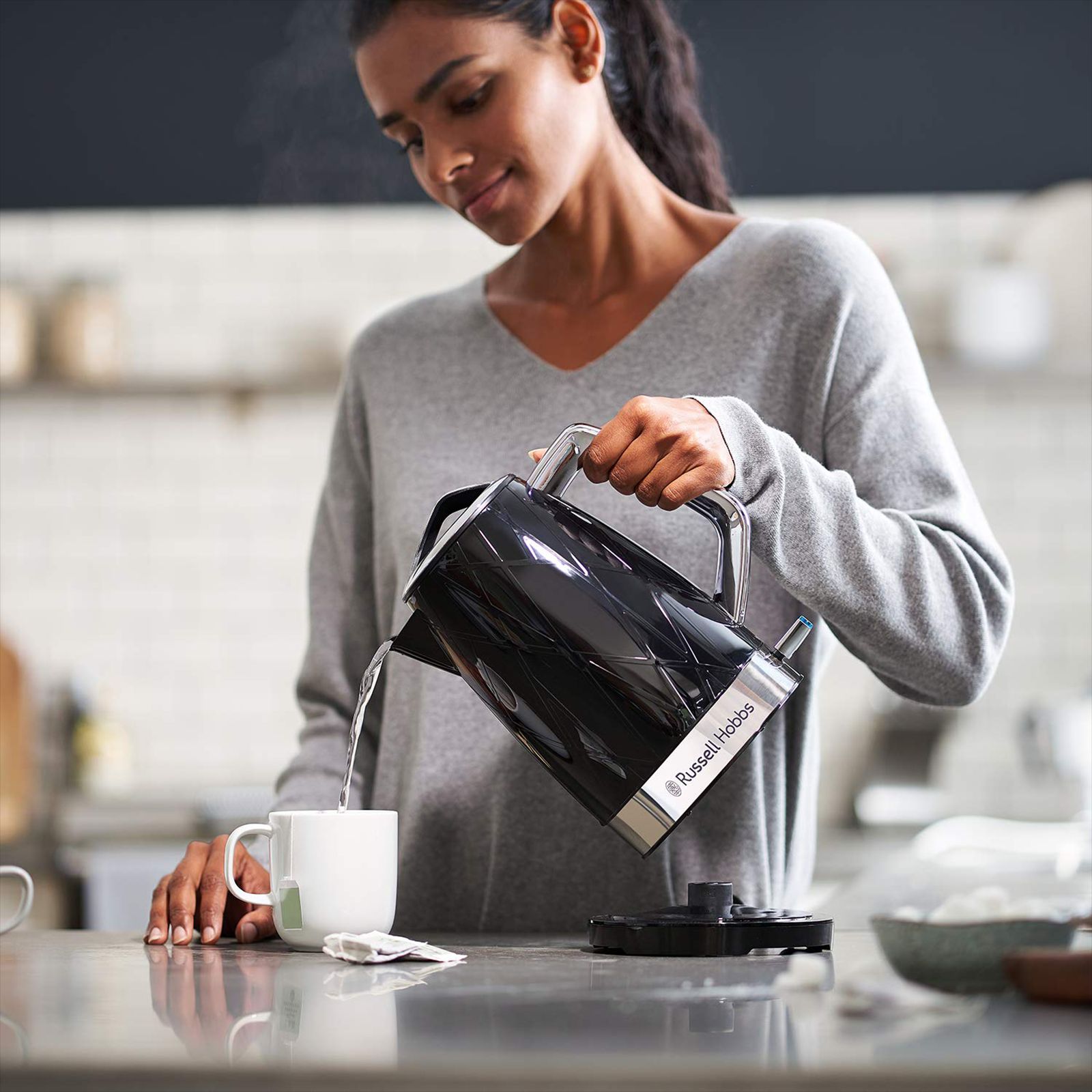 Russell Hobbs Structure 2400 Watt 1.7 Litre Electric Kettle with Blue Indicator Illumination  (Black)_12