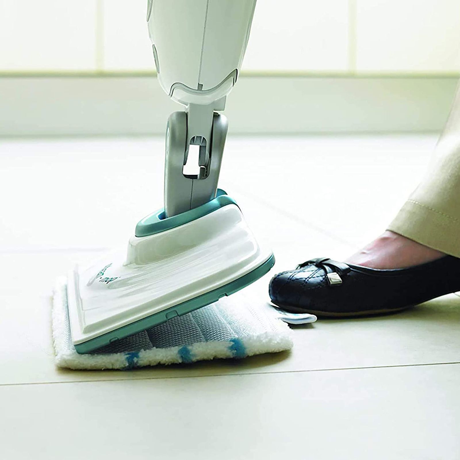 BLACK+DECKER 1600 Watts Steam Mop (0.46 Litres Tank, FSM1620-B1, White) BLACK+DECKER 1600 Watts Steam Mop (0.46 Litres Tank, FSM1620-B1, White)_9