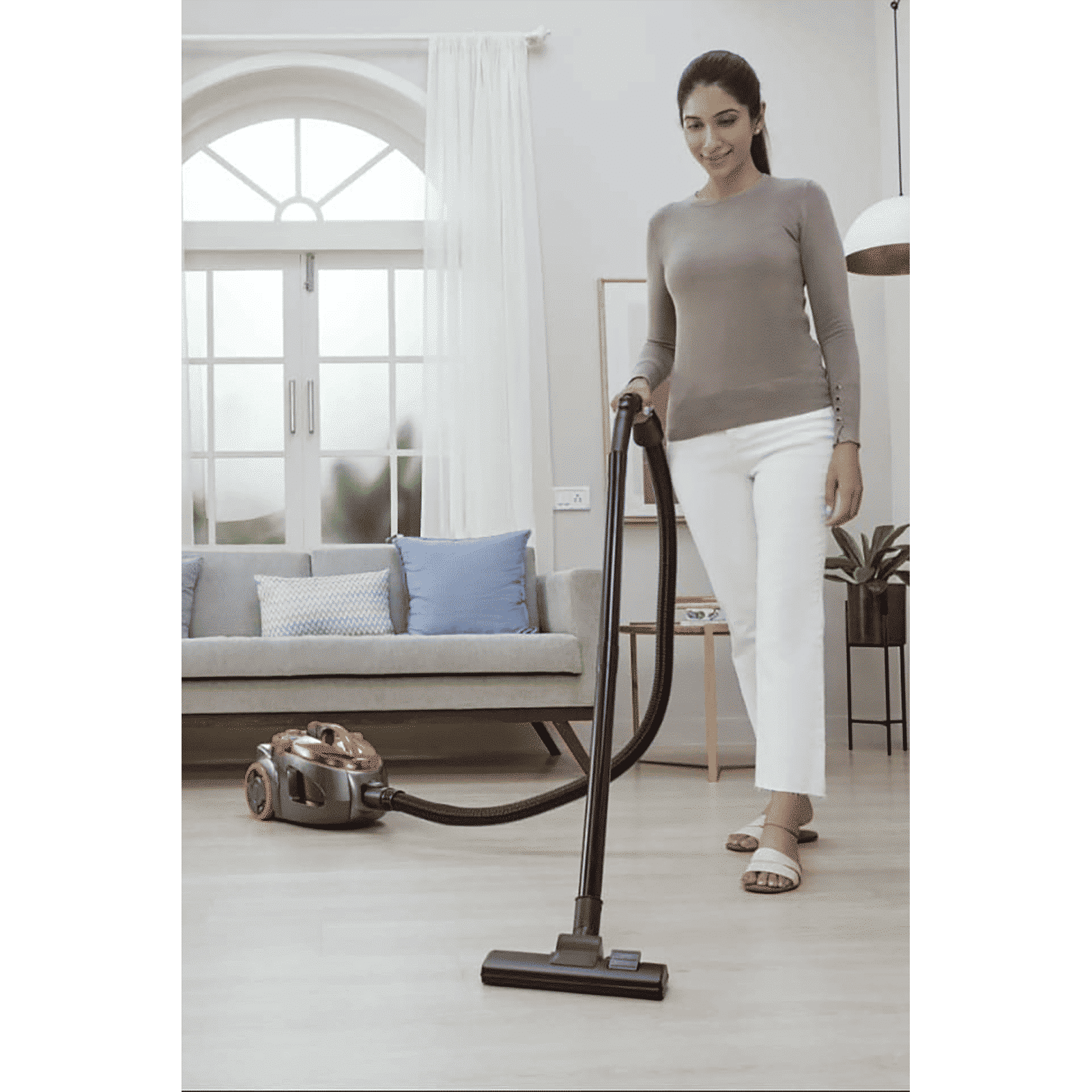 EUREKA FORBES MaxxVac 1900W Dry Vacuum Cleaner with Cyclonic Technology (Bagless Easy Dust Disposal, Black & Orange)_9
