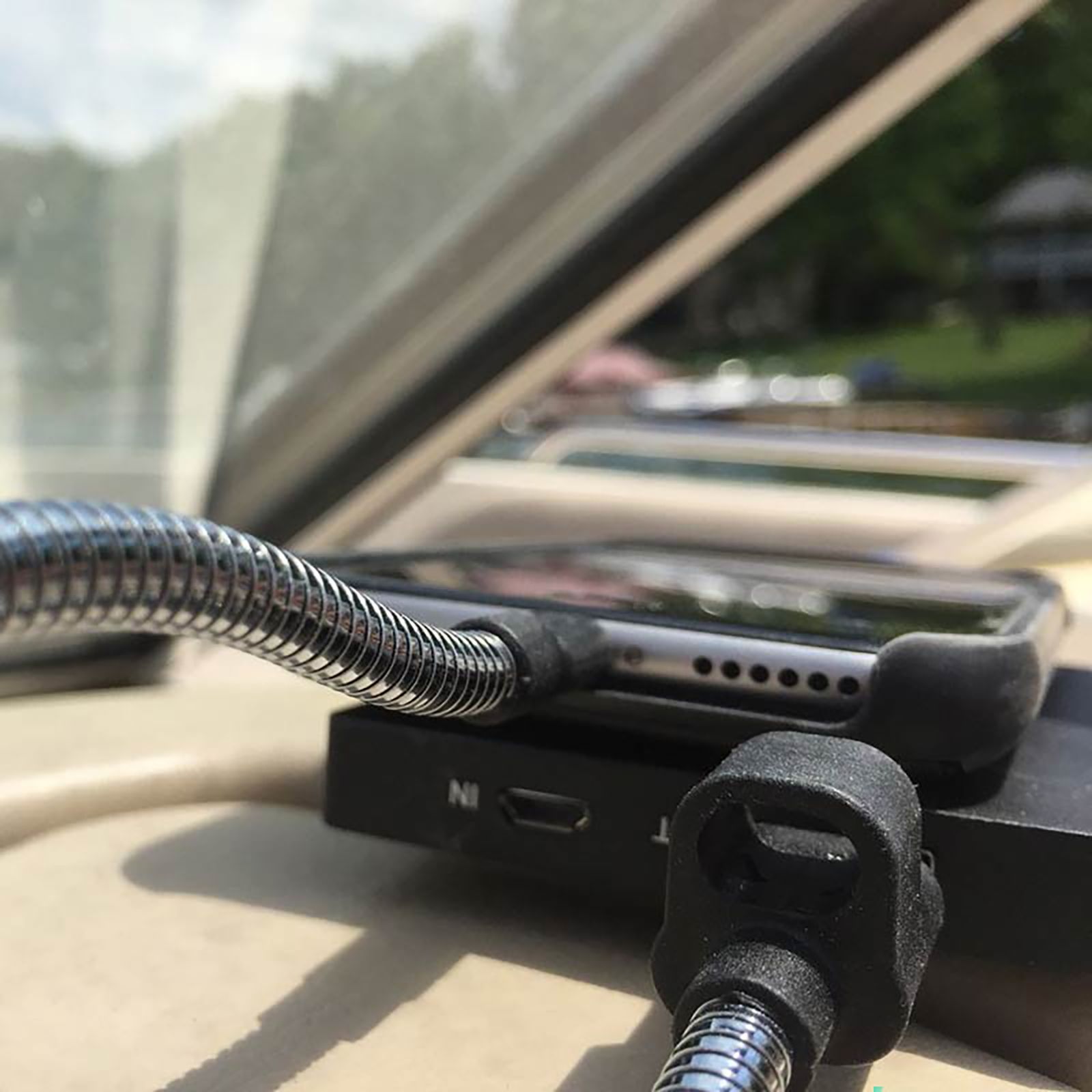 FUSE chicken Titan Type A to Lightning 0.8 Feet (0.25M) Cable (Tangle Free Design, Silver)_5