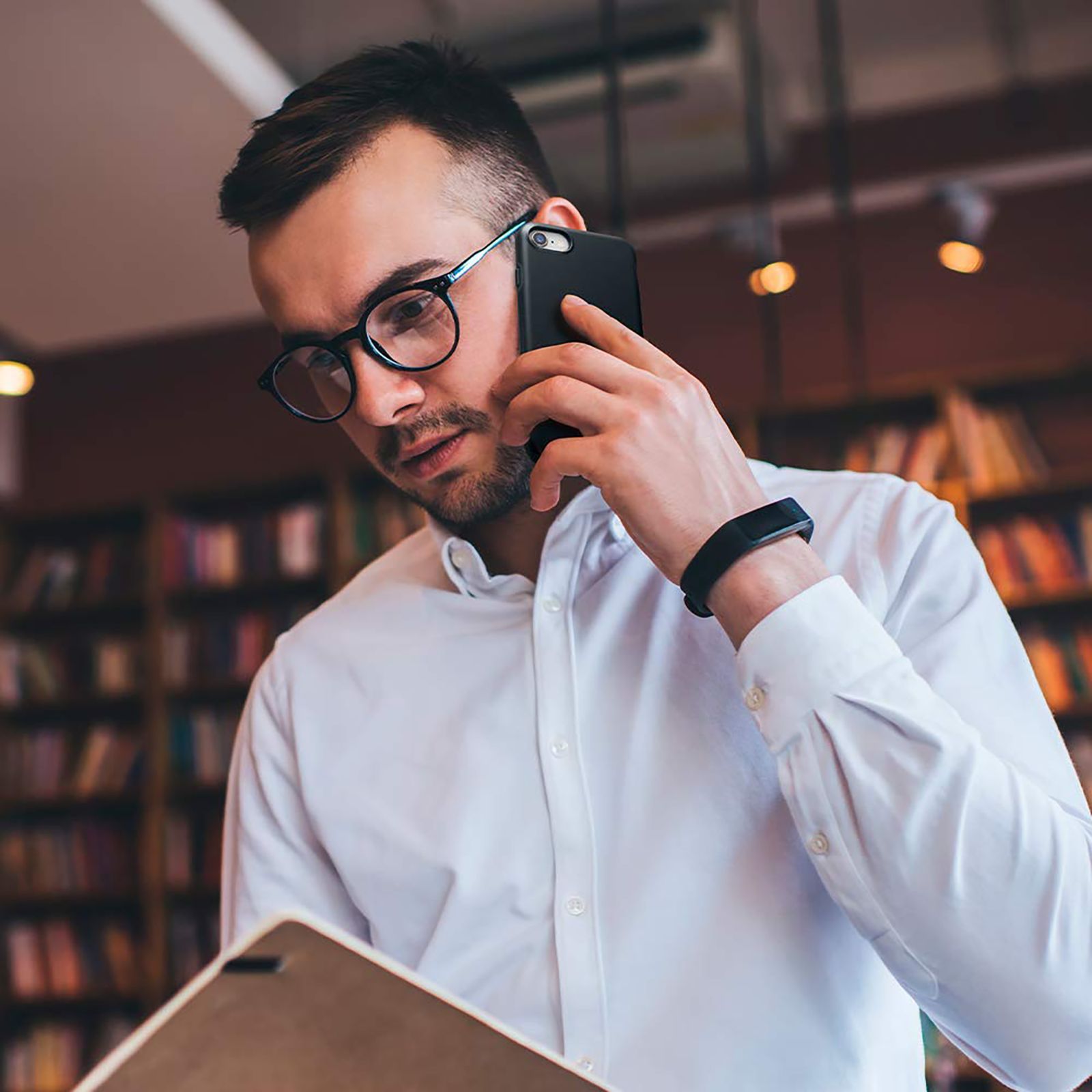 spigen Thin Fit Pro TPU & Polycarbonate Back Cover for Apple iPhone SE (Scratch Resistant, Black)_5