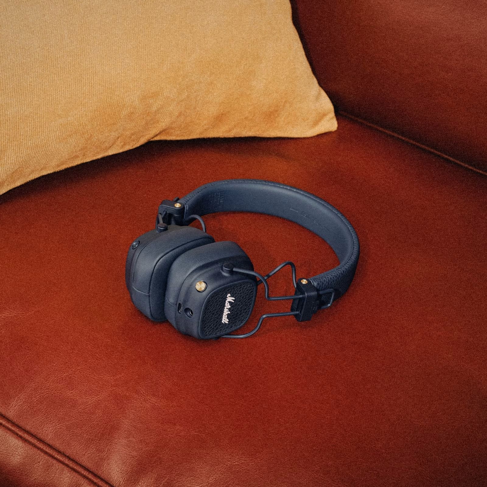 Marshall Major V Bluetooth Headphone with Mic (100 Hours Playtime, On Ear, Midnight Blue)_7