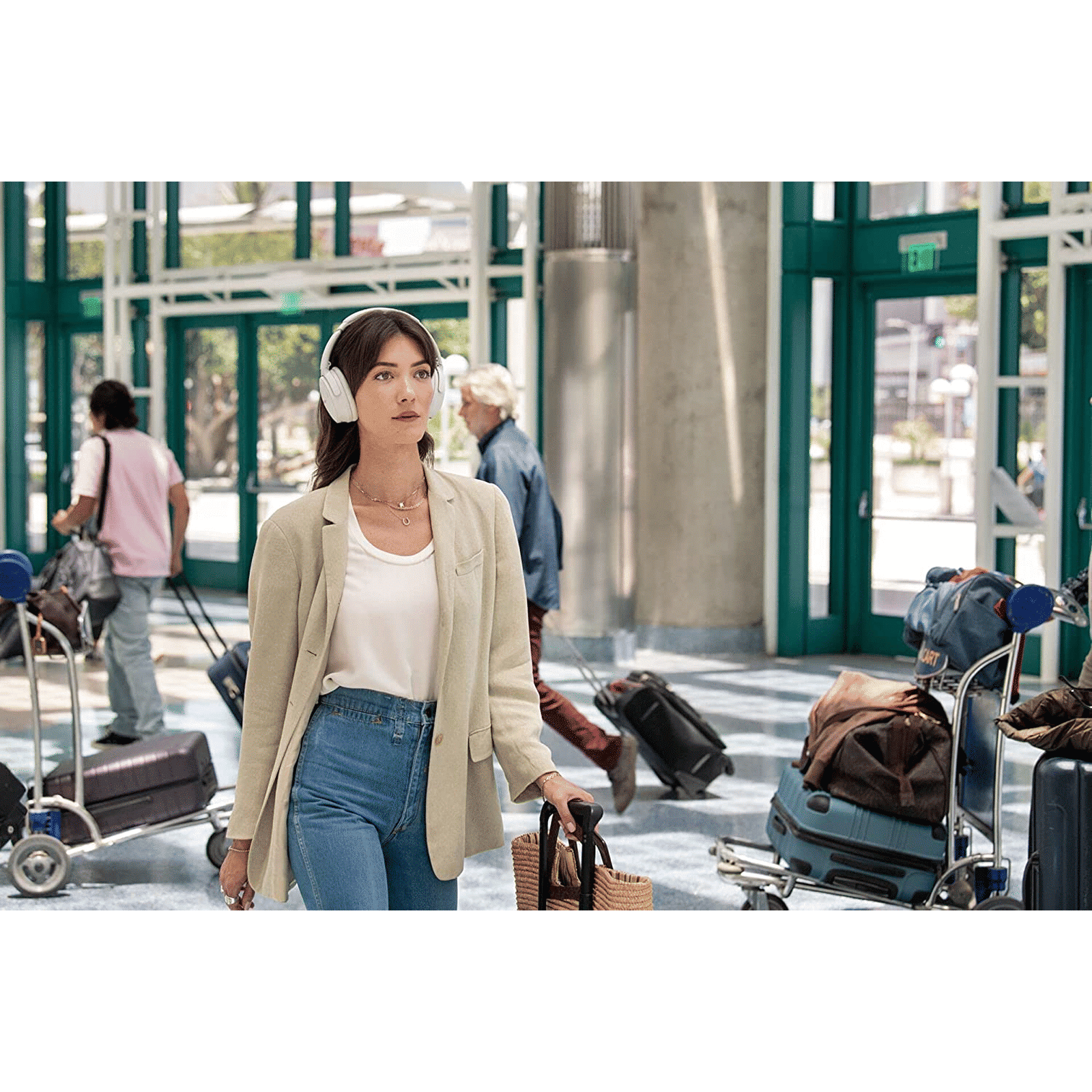 BOSE QuietComfort 45 Bluetooth Headphone with Mic (24 Hours Playtime, Over Ear, White Smoke)_9