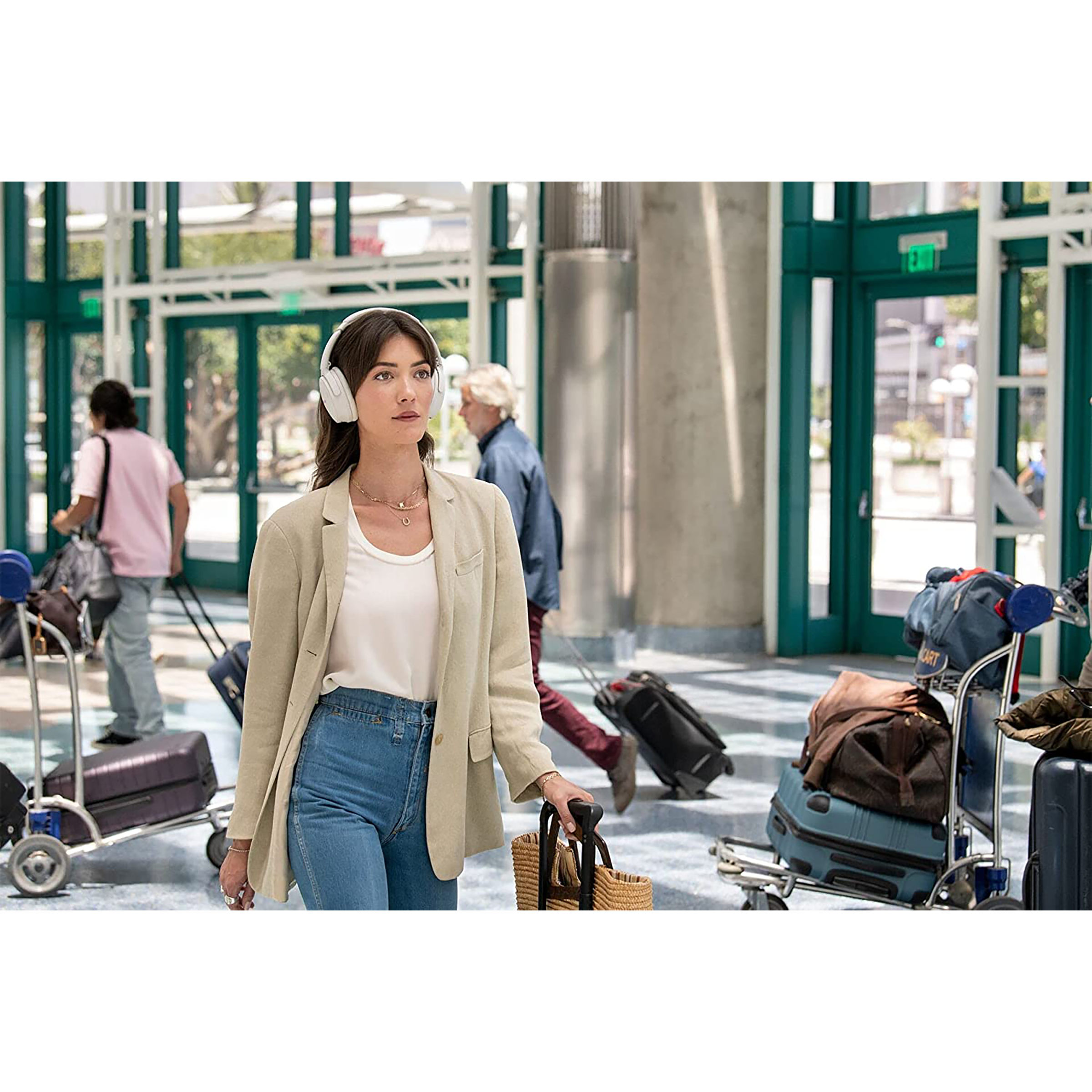 BOSE QuietComfort 45 Bluetooth Headphone with Mic (24 Hours Playtime, Over Ear, White Smoke)_6