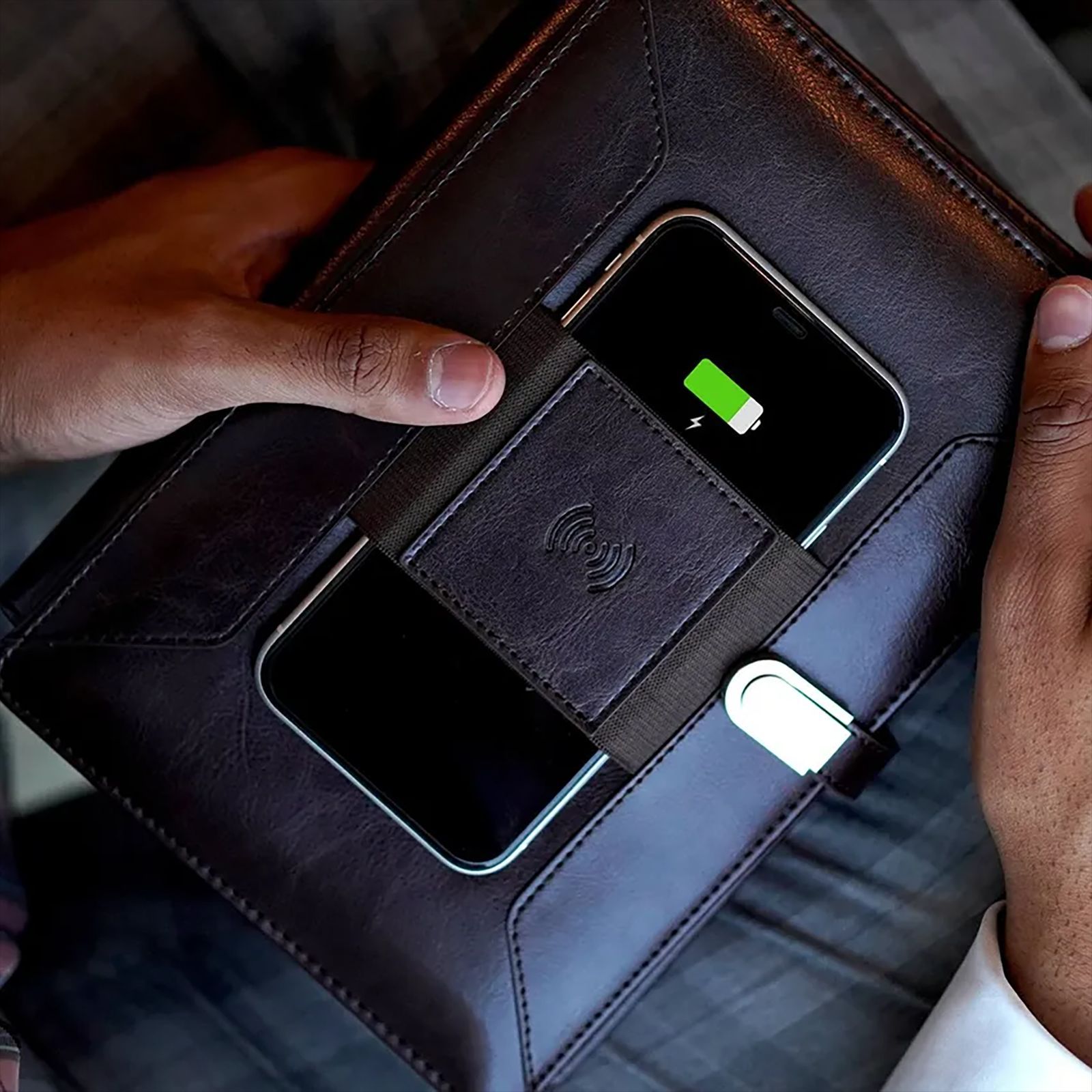 William Penn Superbook 8000 mAh Power Bank Diary (1 Port, 3 Card Slots, Coffee Brown)_10