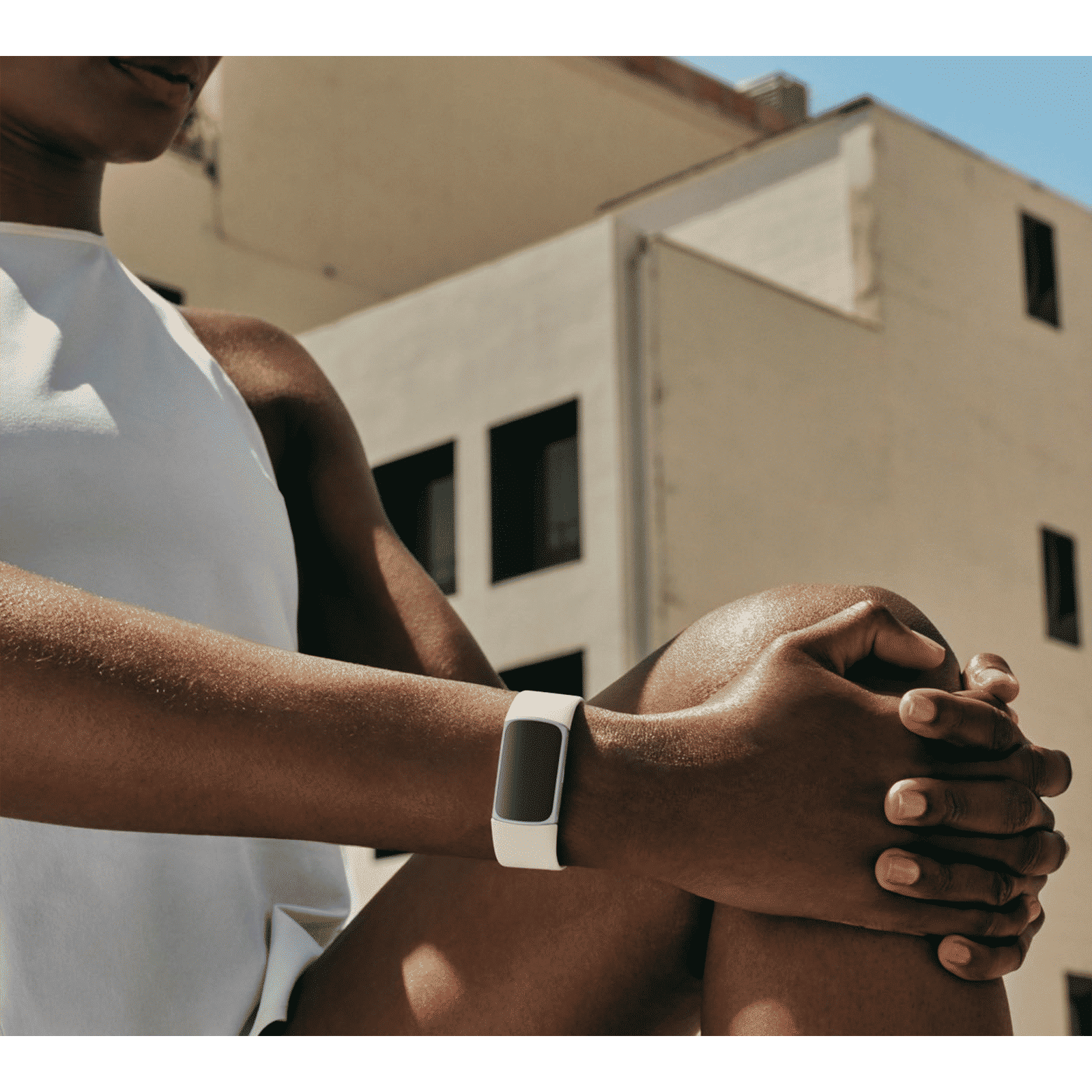 fitbit Charge 6 Fitness Tracker with Stress Management (1.03 Inch, 5ATM Water Resistance, Porcelain & Silver Aluminium Strap)_9