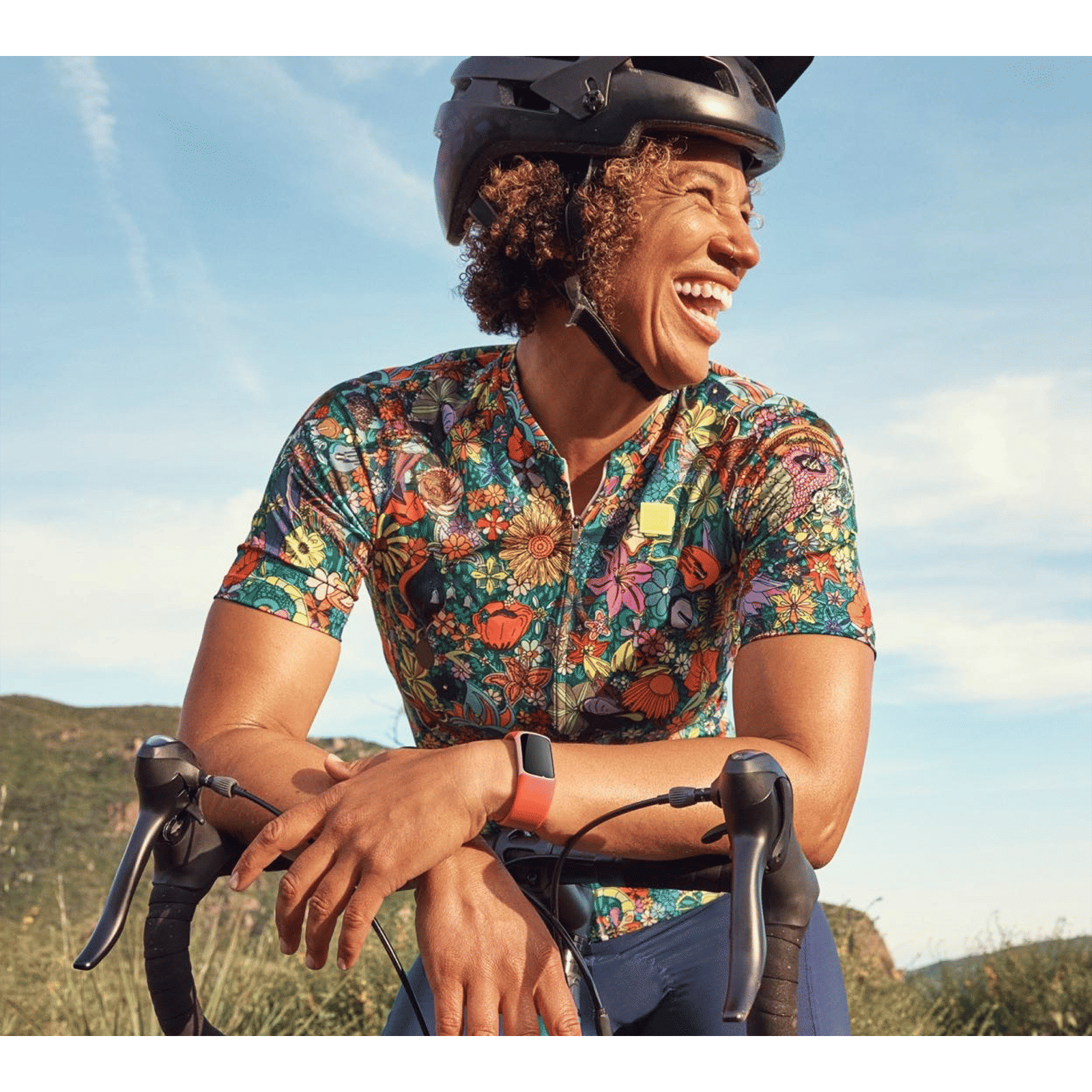 fitbit Charge 6 Fitness Tracker with Stress Management (1.03 Inch, 5ATM Water Resistance, Coral & Champagne Gold Aluminium Strap)_6