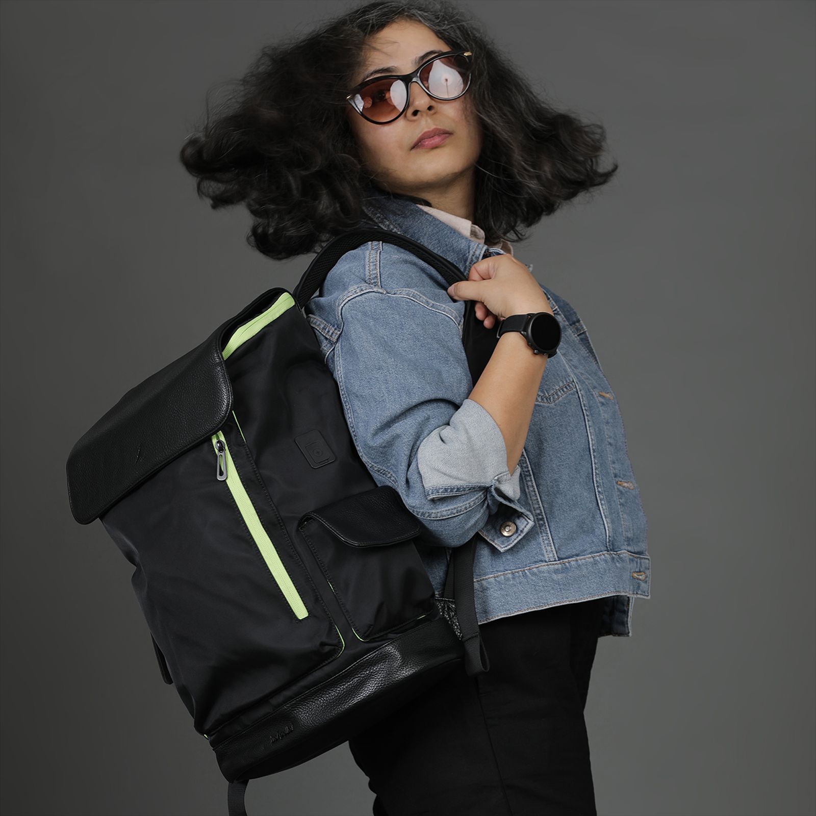 hoi polloi RAYRAY Nylon, Polyester, PU Laptop Backpack for 15.6 Inch Laptop (20 L, Water Resistant, Obsidian Black & Neon)_5