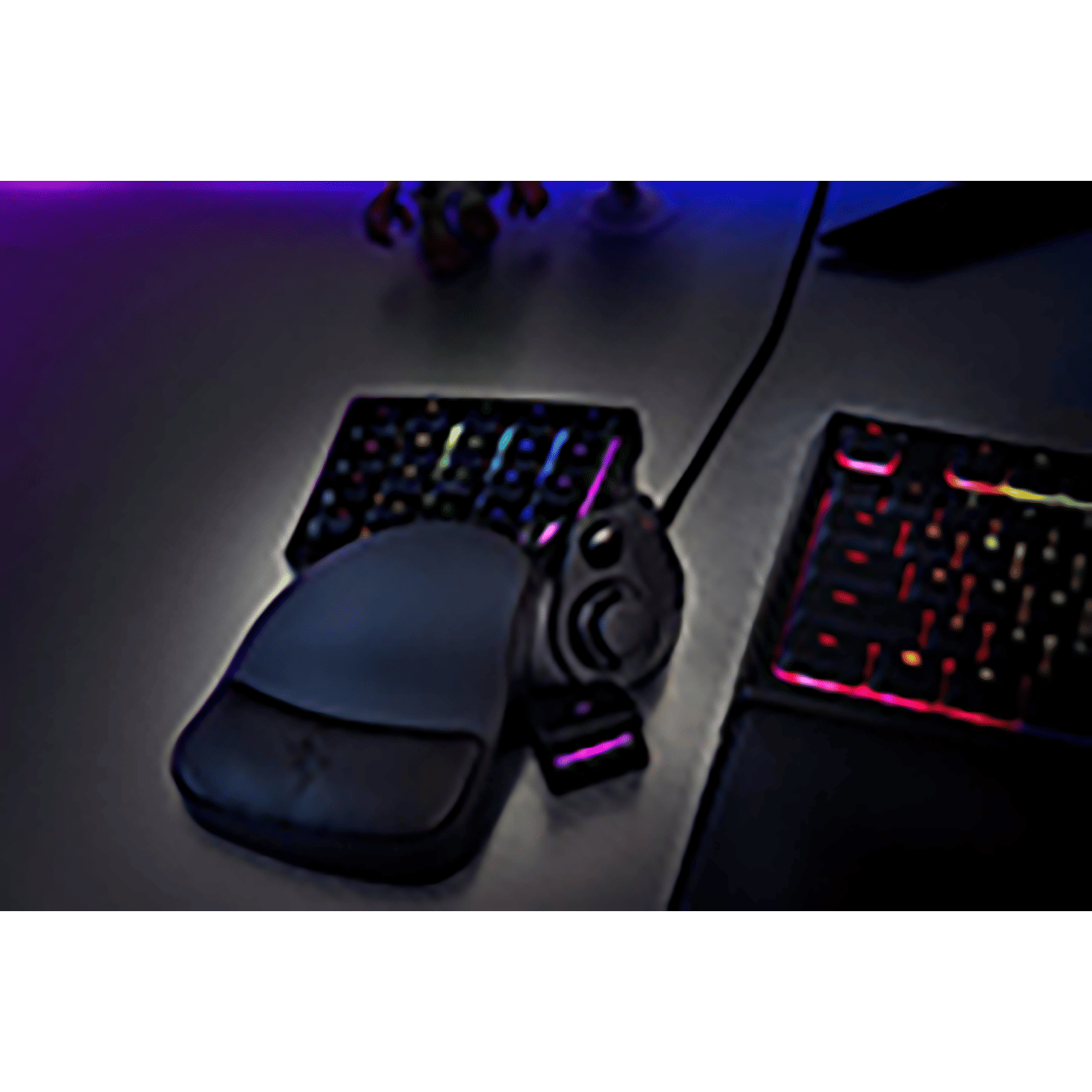 RAZER Tartarus V2 Wired Gaming Keyboard with Backlit Keys (Mecha Membrane, Black) RAZER Tartarus V2 Wired Gaming Keyboard with Backlit Keys (Mecha Membrane, Black)_5