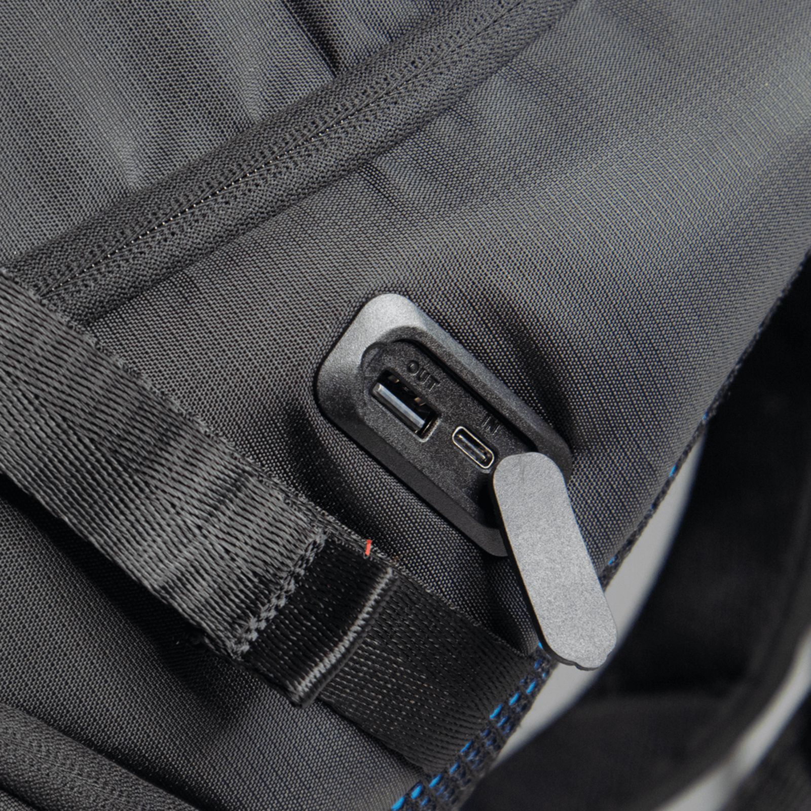 Carbonado Laptop Backpack for 17 Inch Laptop (35 L, Waterproof, Black)_10