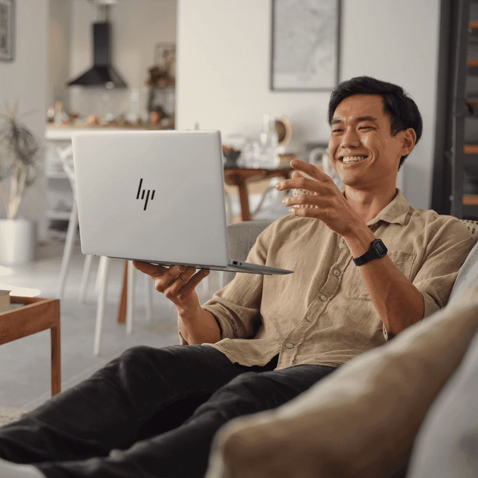 HP Pavilion Aero 13-bg0017AU AMD Ryzen 7-8840U Thin & Light Laptop (16GB, 512GB SSD, Windows 11 Home, 13.3 inch WUXGA IPS Display, MS Office 2021, Natural Silver, 1 KG)_8