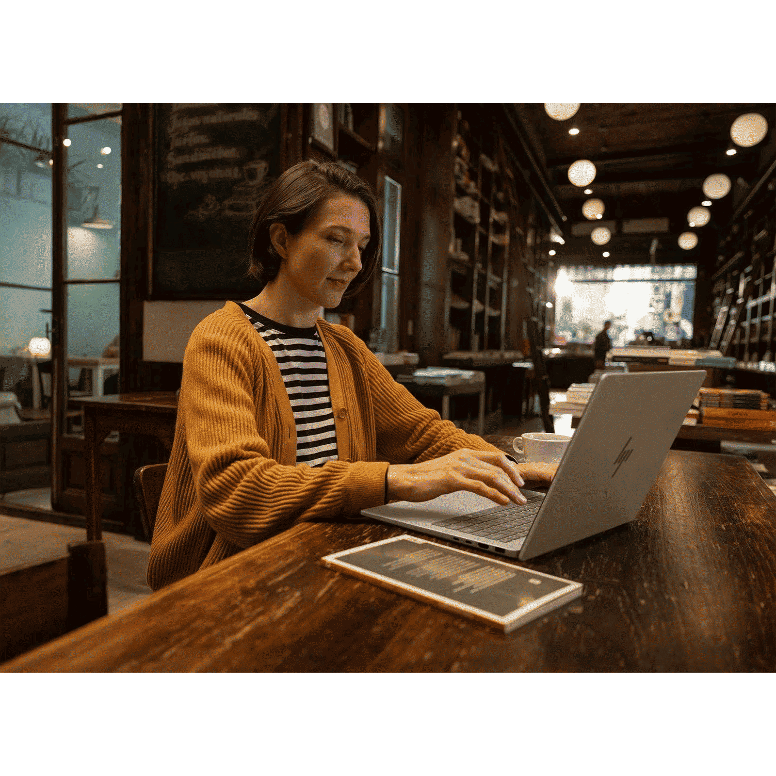 HP OmniBook 7 13-bg1456AU AMD Ryzen AI 7 Thin & Light Laptop (16GB, 512GB SSD, Windows 11 Home, 13.3 inch WQXGA IPS Display, MS Office Home 2024, Glacier Silver, 1 KG)_9