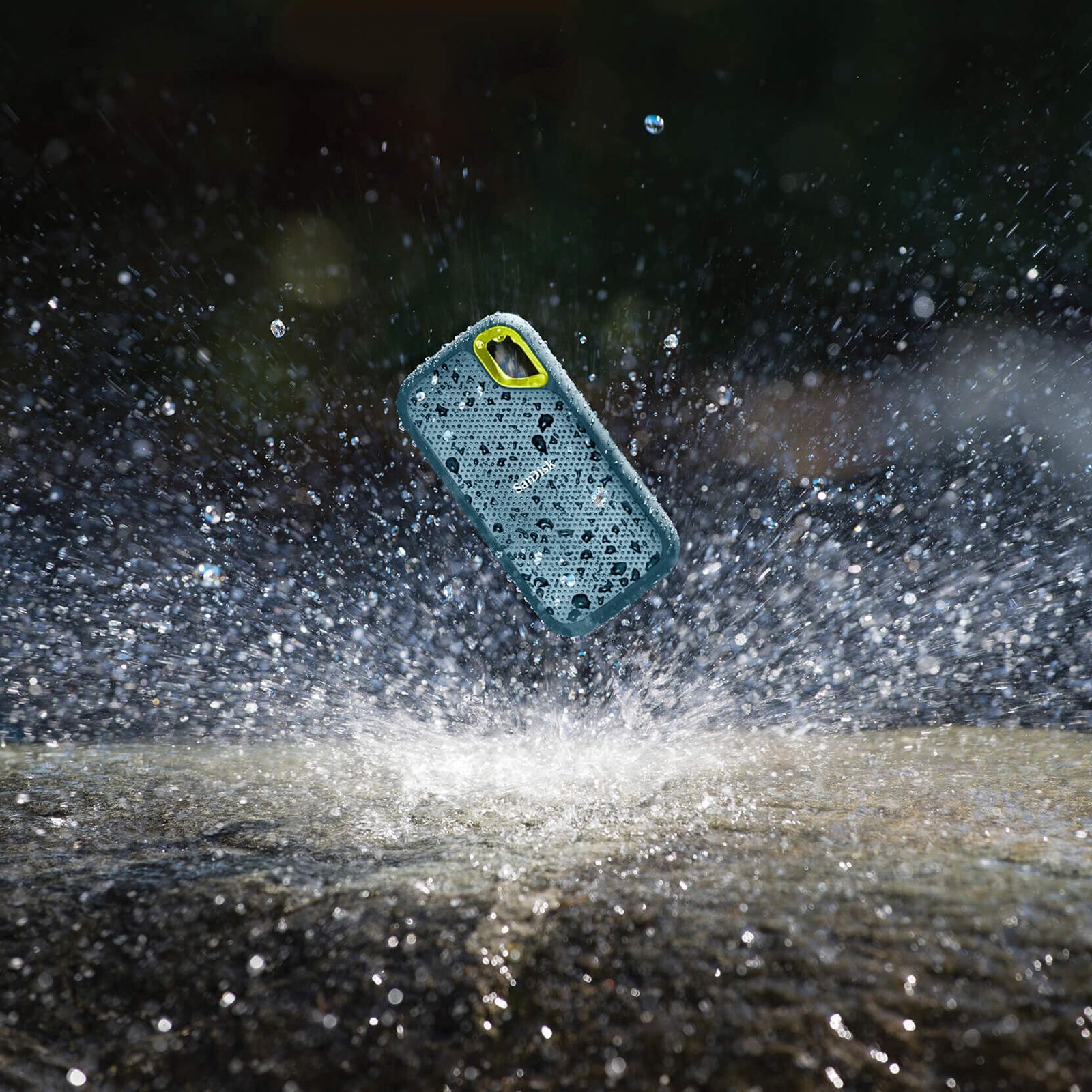 SanDisk Extreme 1 TB USB Type-C (3.2) Portable Solid State Drive (Drop Protection, Monterey)_6