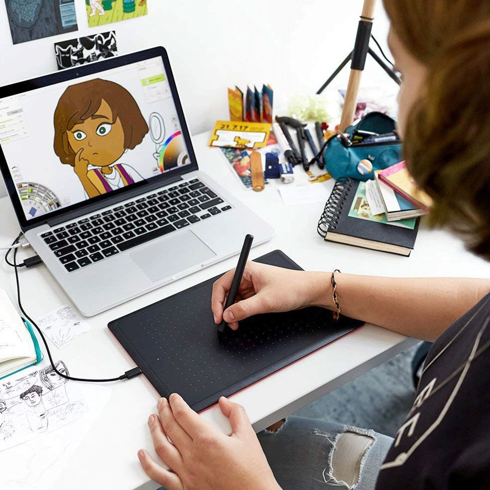 Wacom One By Graphics Tablet (7.04 Inch, Red and Black) Wacom One By Graphics Tablet (7.04 Inch, Red and Black)_9