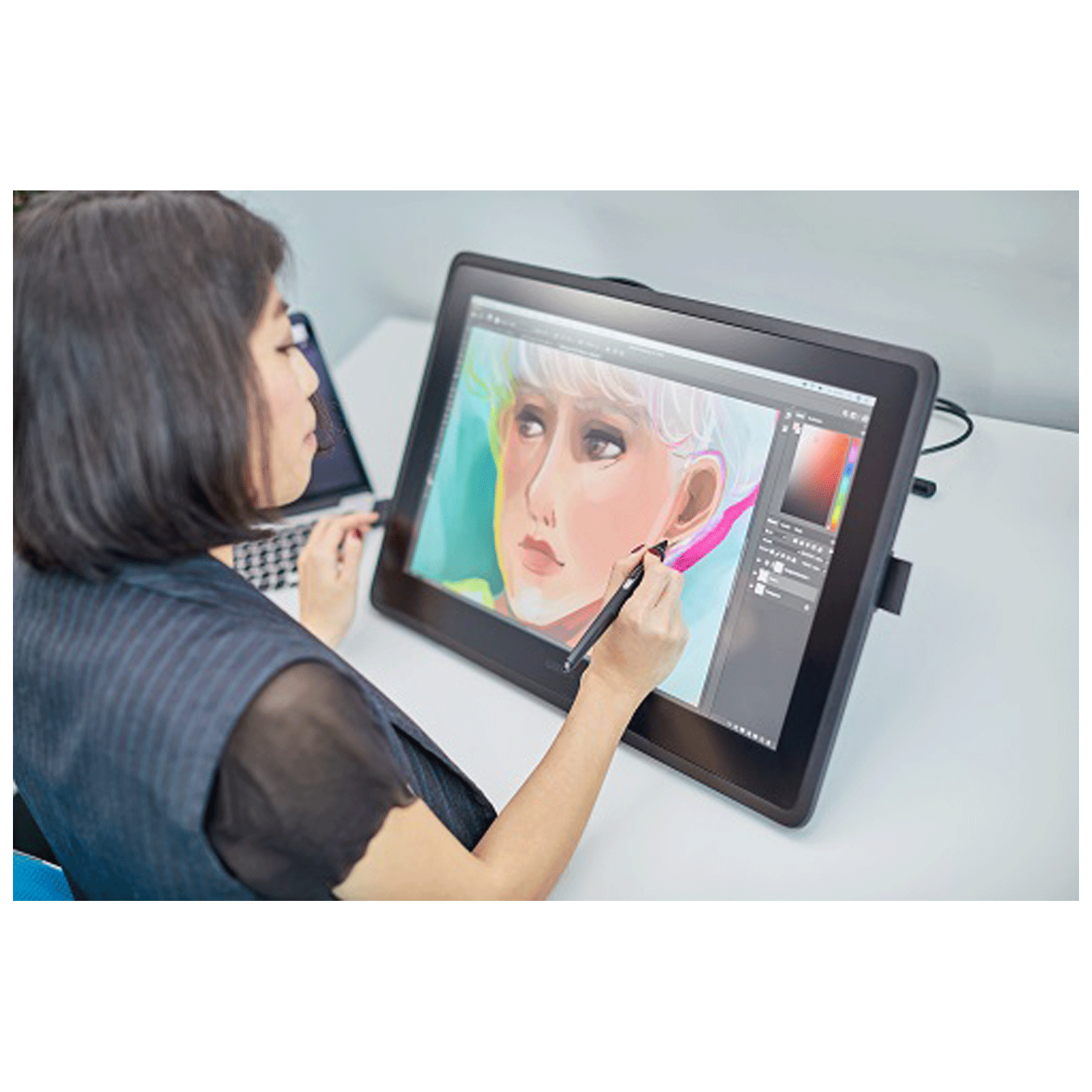 Wacom Cintiq 22 Graphics Tablet (8.46 Inch, Black)_5