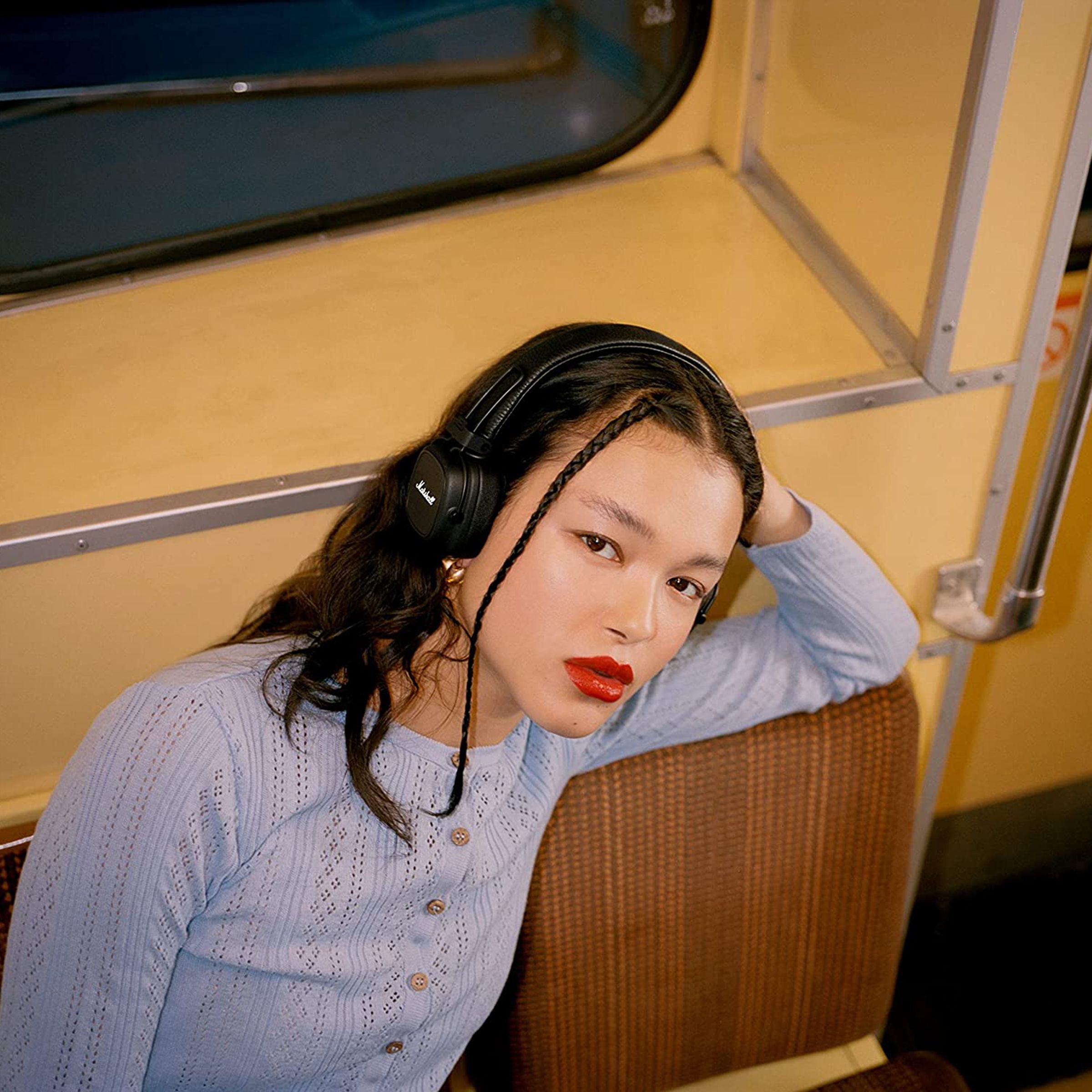 Marshall Major IV Bluetooth Headphone with Mic (Upto 80 Hours Playback, On Ear, Black)_12